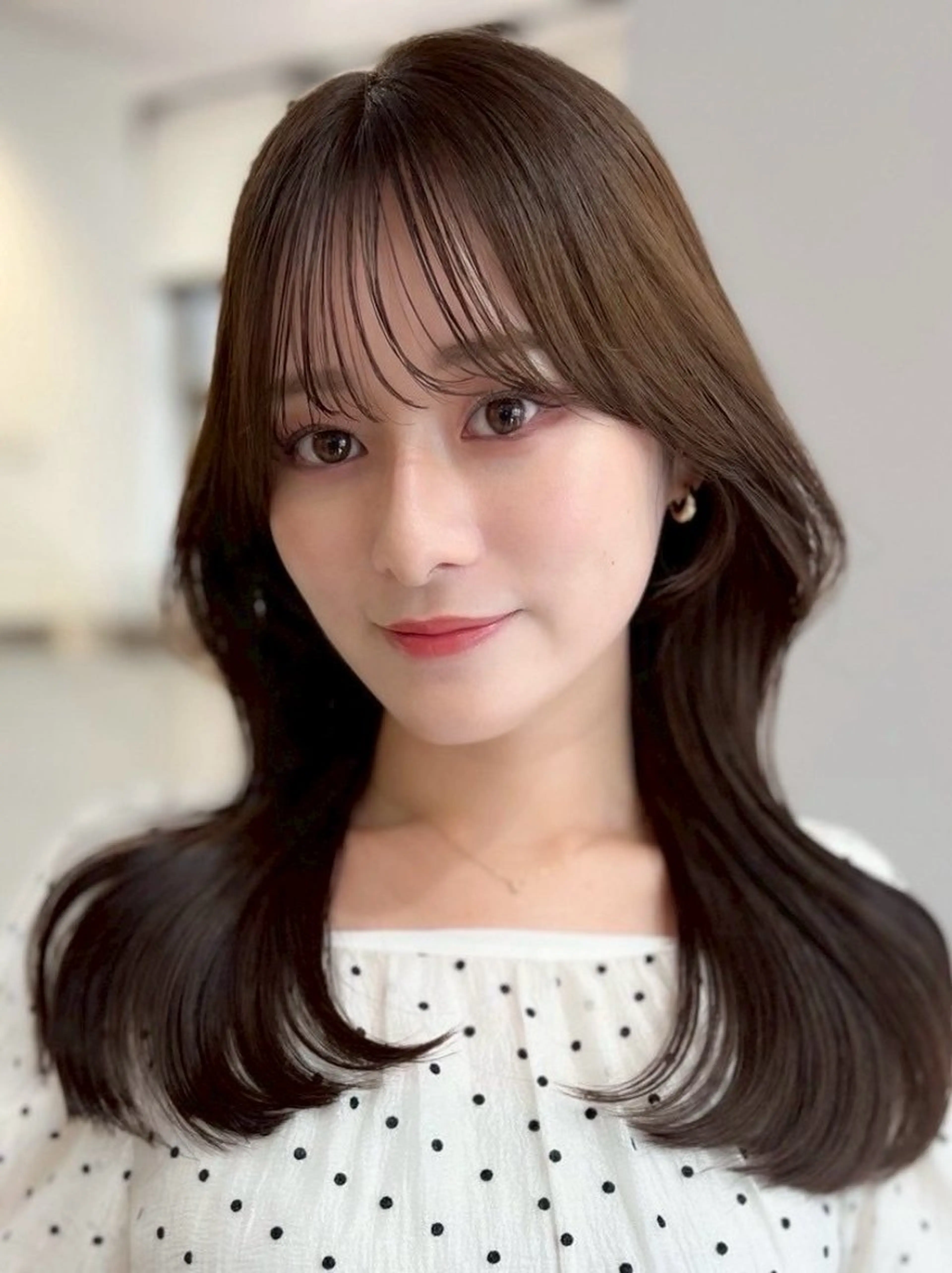 セミロング カラー ヘアアレンジ ブリーチ ダブルカラー イヤリングカラー イルミナカラー ブリーチなしカラー 立川レイヤー 透明感カラーaoiのヘアスタイル