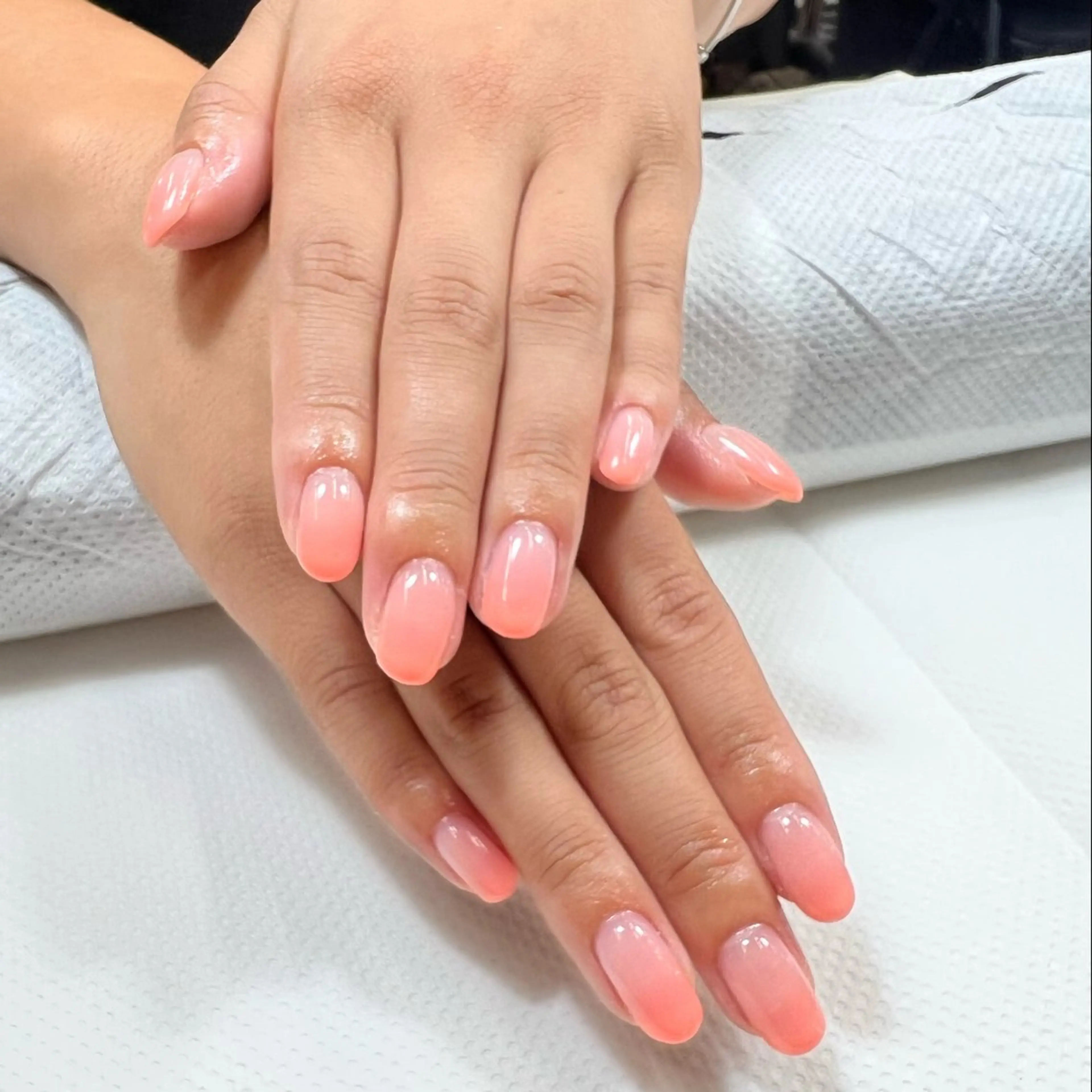 ネイル グラデーション ピンク ハンドネイル Nishimura Amiのネイルデザイン