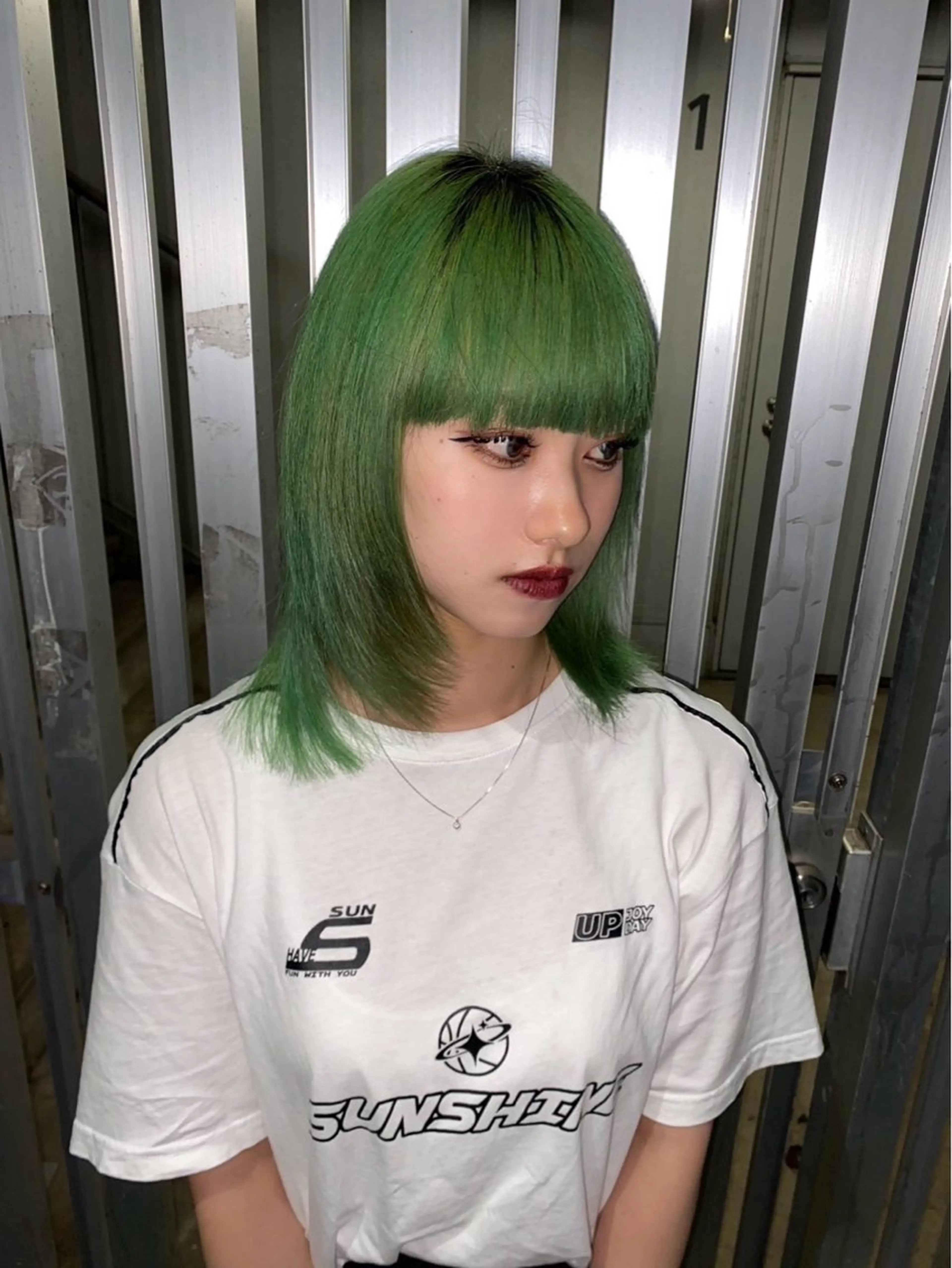 ミディアム カラー カットモデル FILMSりくのヘアスタイル