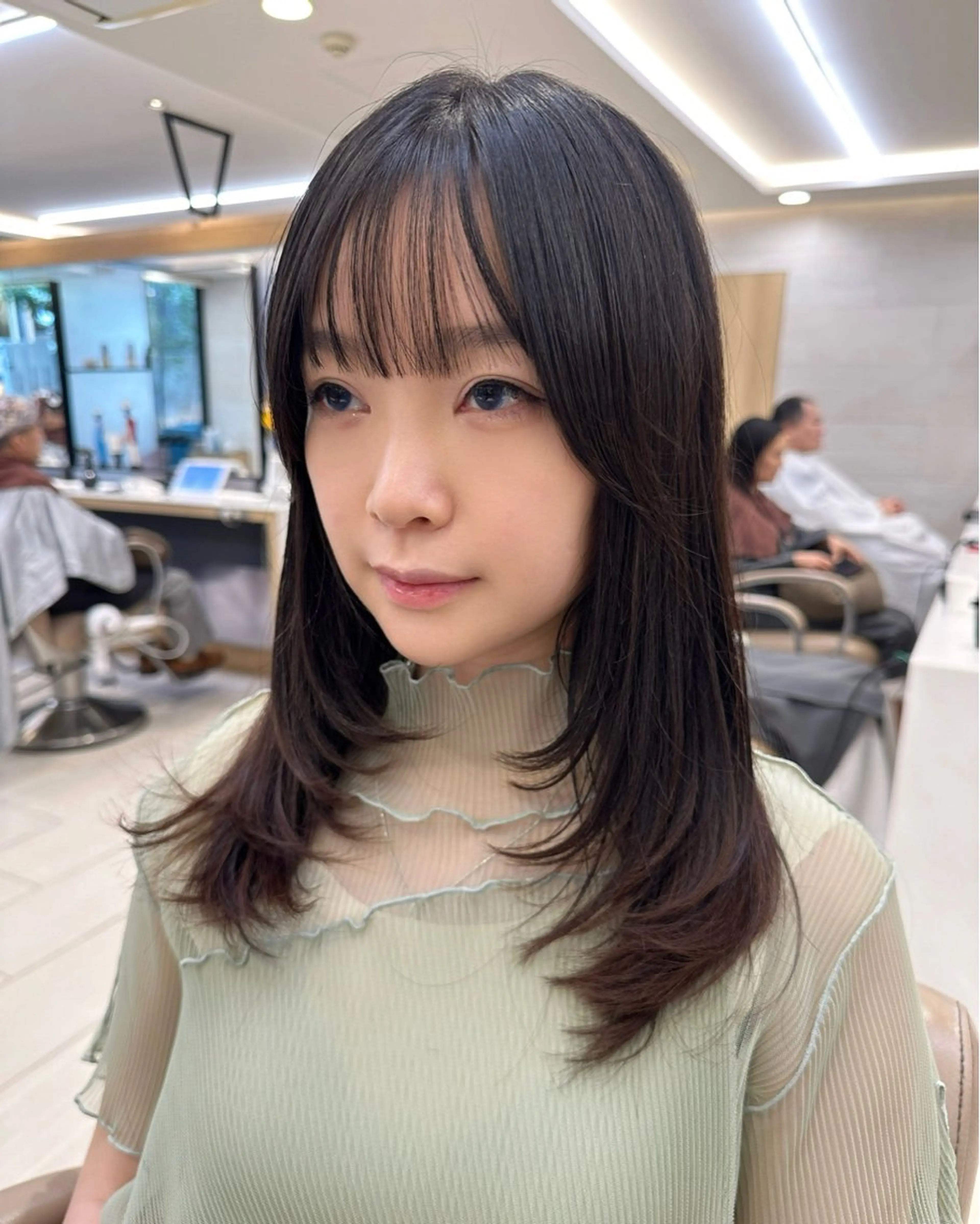 セミロング レイヤーカット ✨小顔顔まわり✨ サイトウ　アツキのヘアスタイル