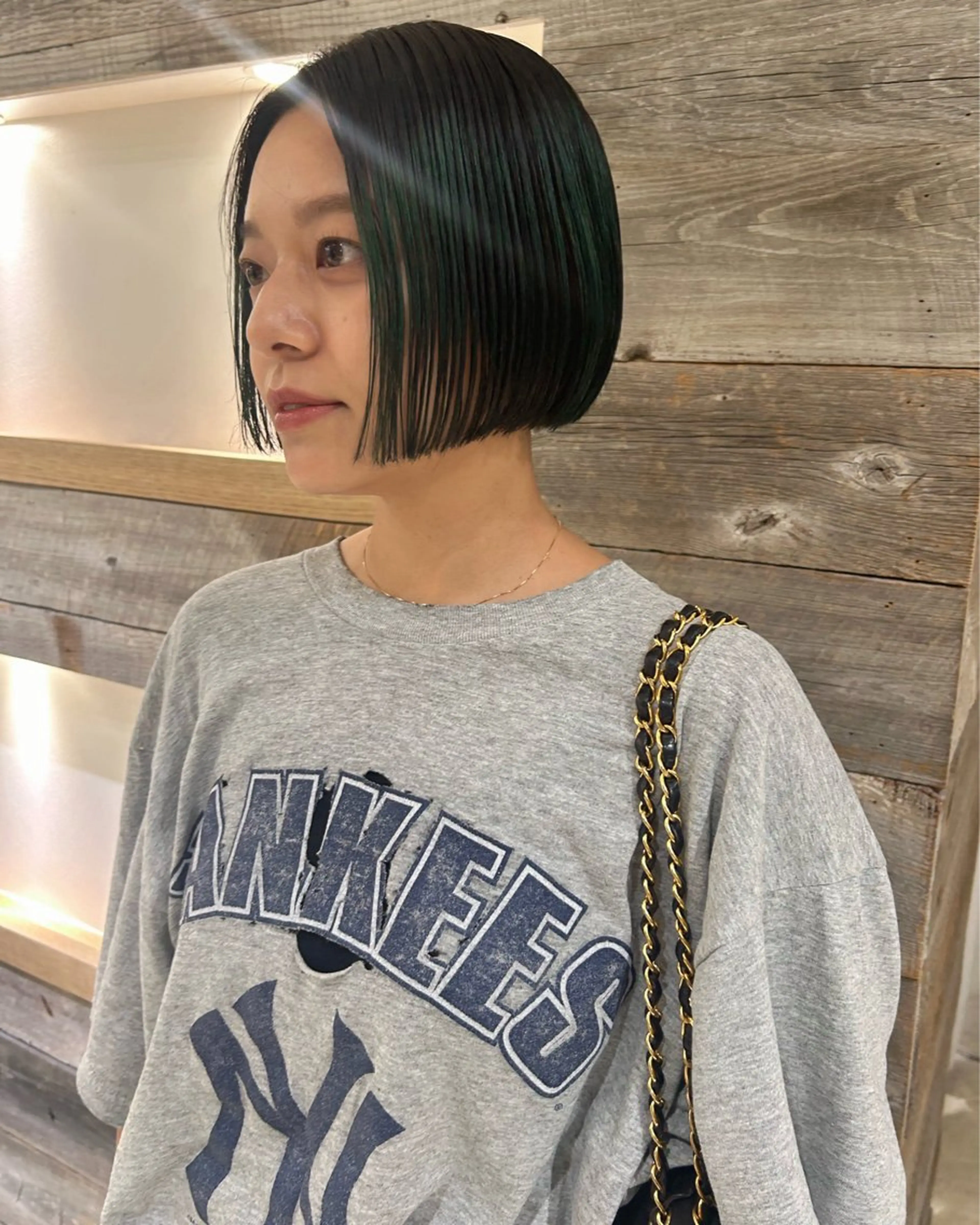 ショート カラー ハイライトカラー ボブ ハイライト カット ヘアカラー トリートメント Loom.所属・村上雅人 ナチュラルモードのヘアスタイル