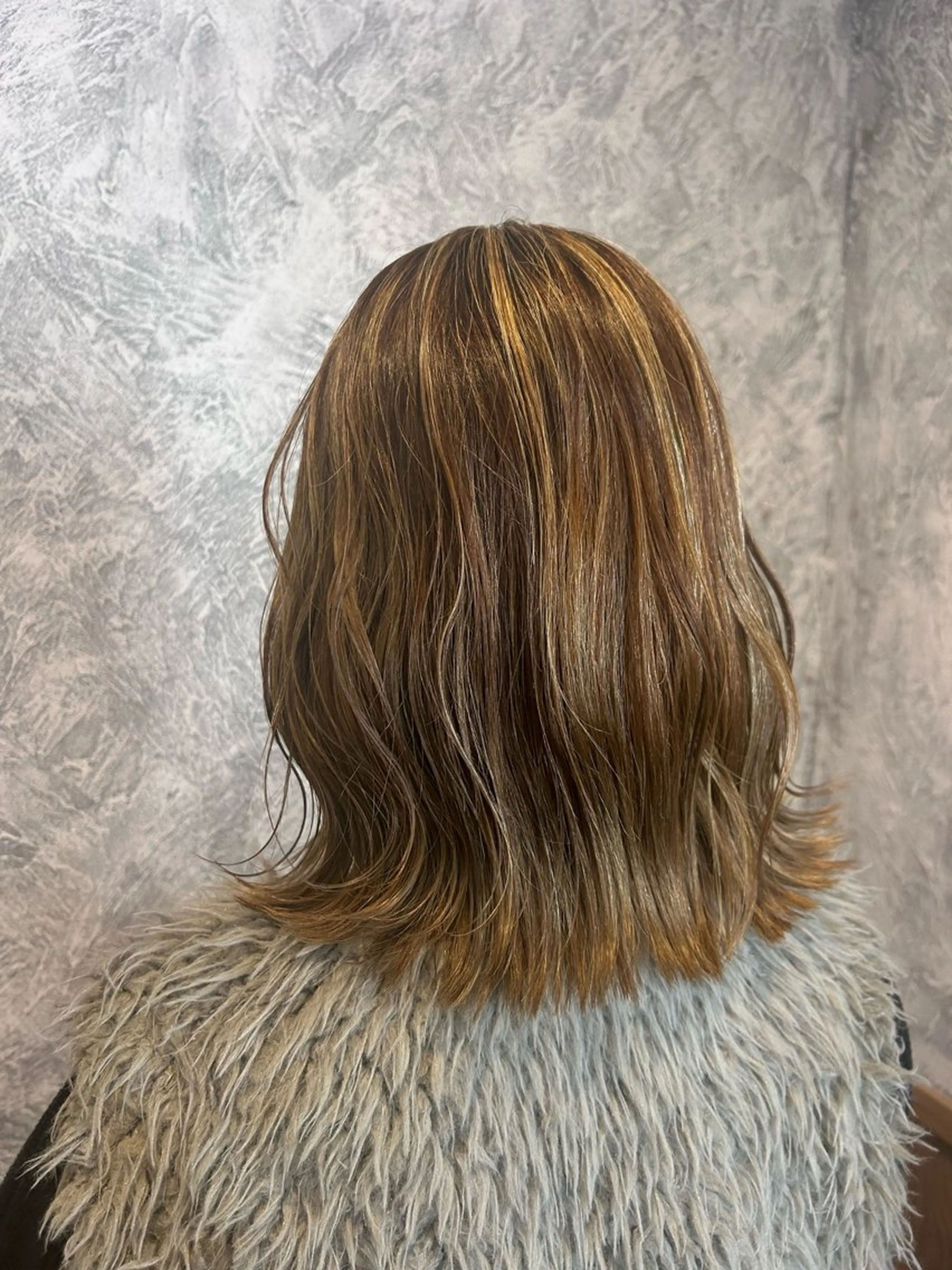 ミディアム カラー ハイライトカラー ハイライト 北岡 慶子 大宮駅西口徒歩3分のヘアスタイル