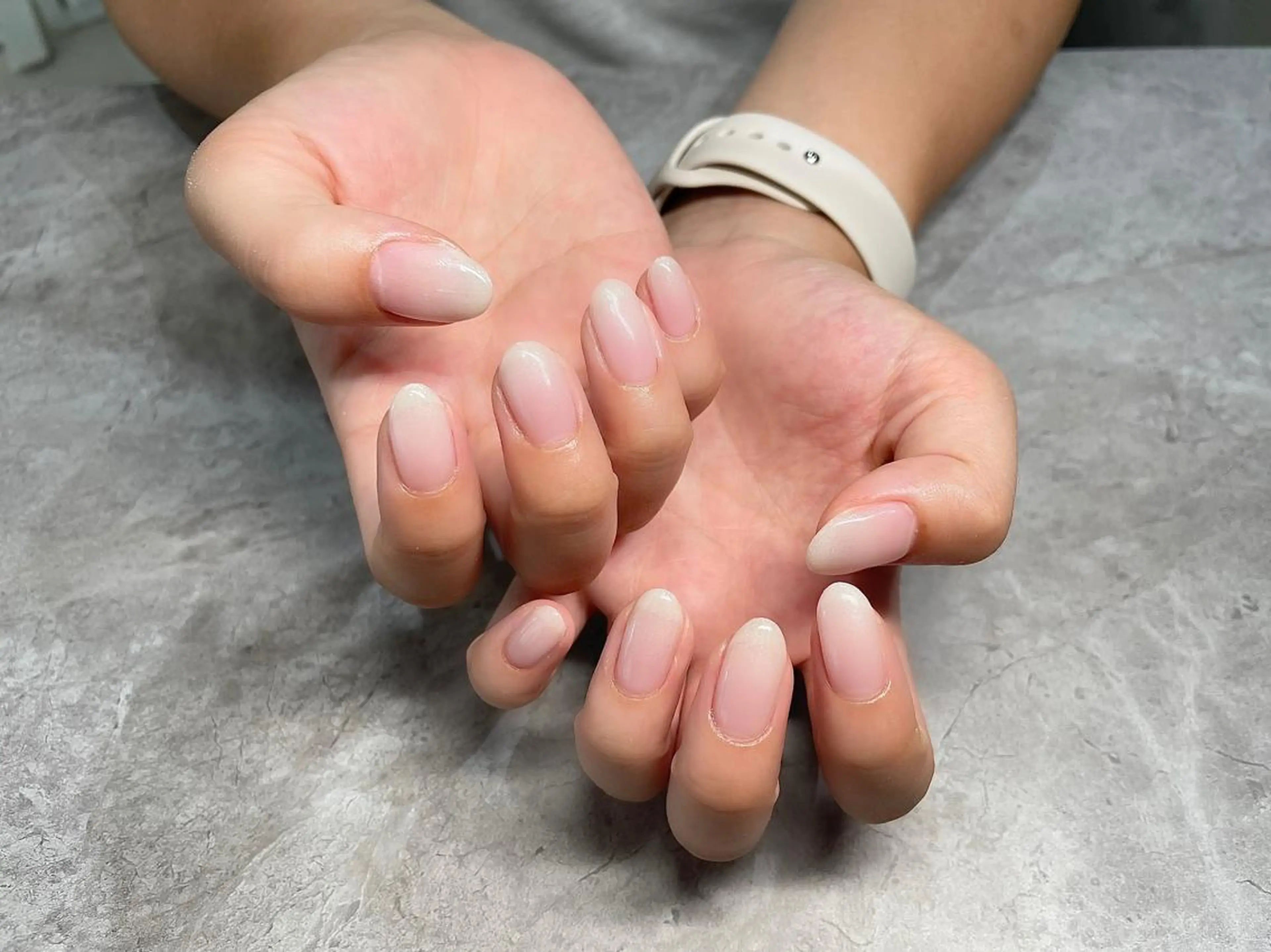 ネイル ラメ(グリッター) シンプルネイル ホワイト Nail Salon Lindaのネイルデザイン