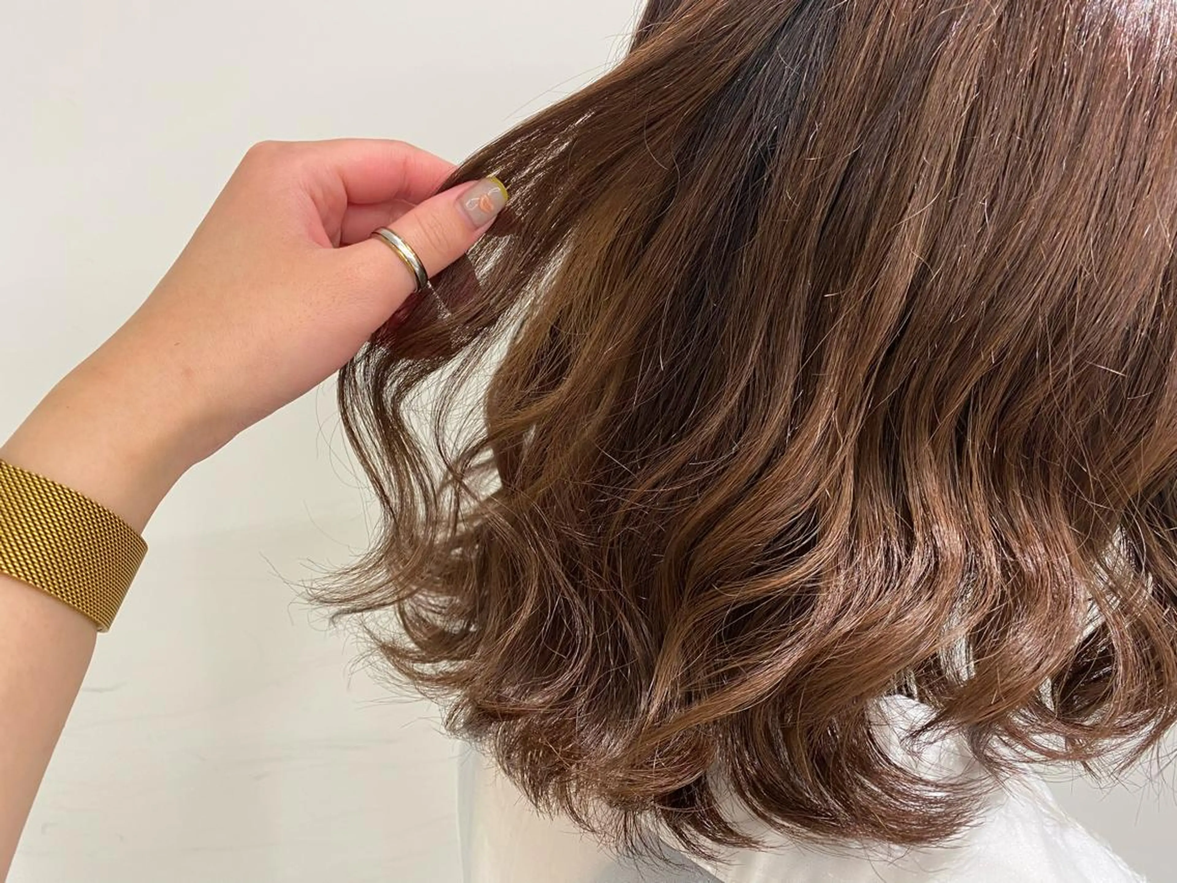 ミディアム あずま みゆのヘアスタイル