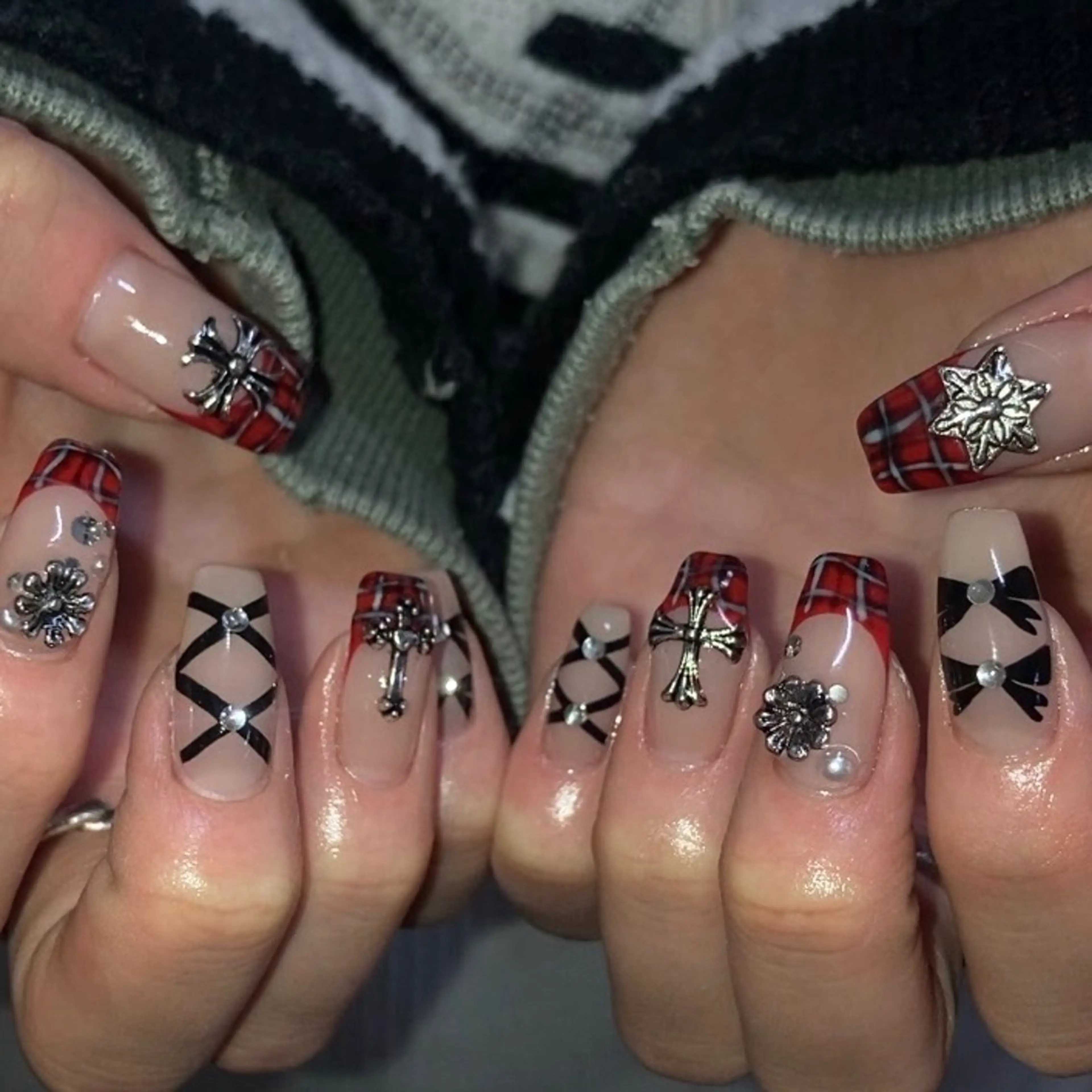 ネイル ハンドネイル フットネイル kana/モード ・グランジ໒꒱のネイルデザイン