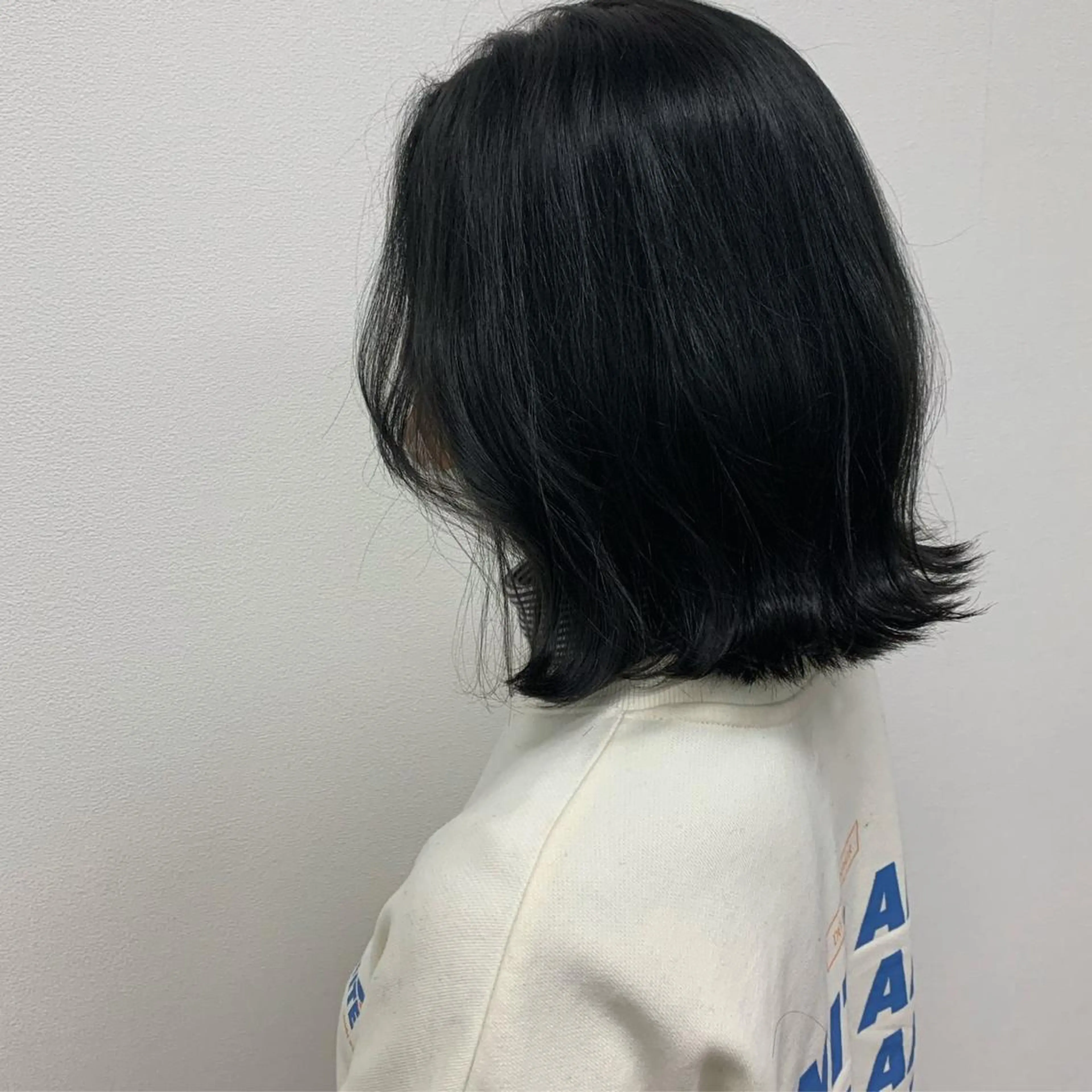 ショート カラー ヘアアレンジ アッシュ ミストバング ベージュカラー 黒髪 ブリーチ maoブリーチ無し 似合わせカラーのヘアスタイル