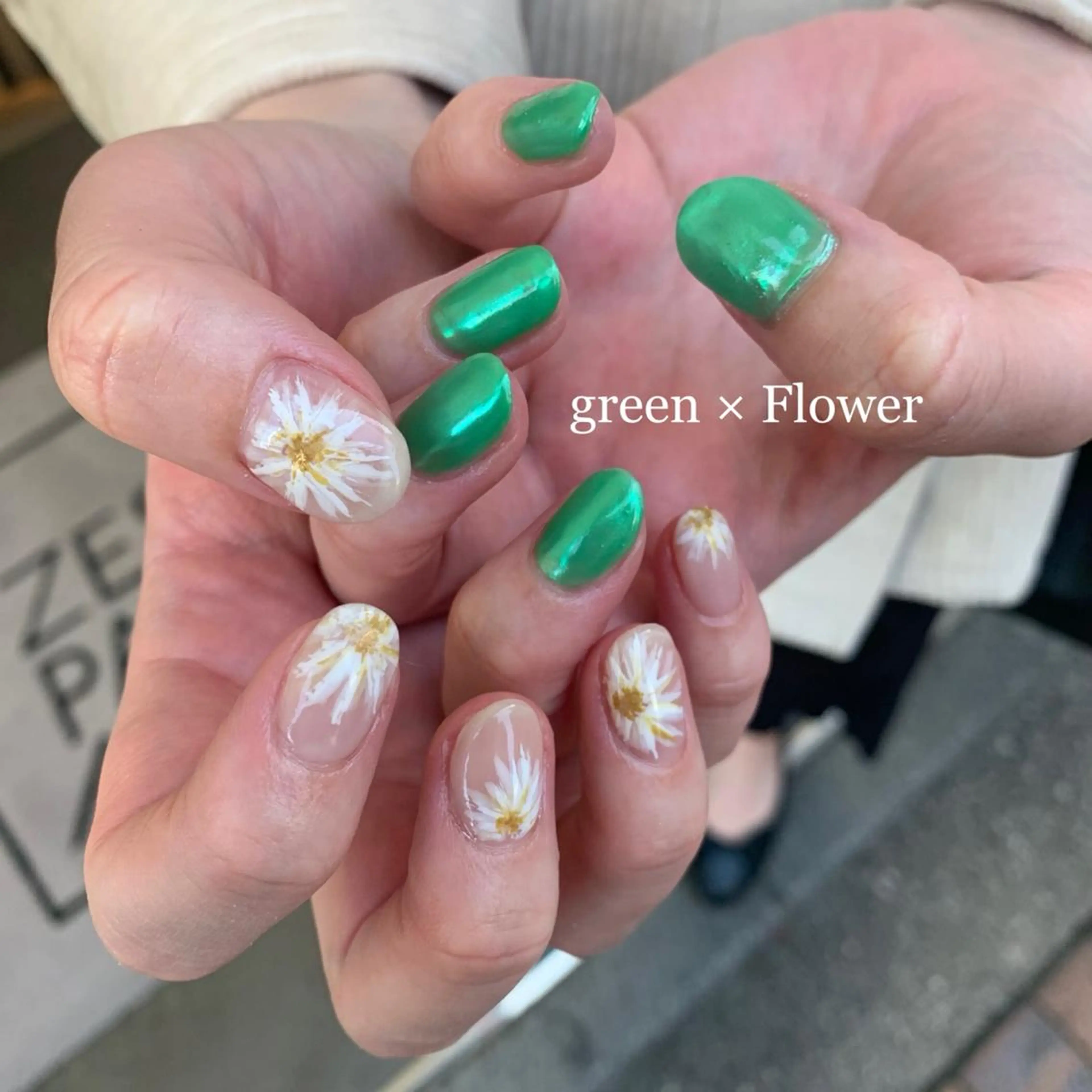 ネイル オーロラネイル フラワーネイル グリーン ハンドネイル Kureha/ネイル トレンドヘアのヘアスタイル