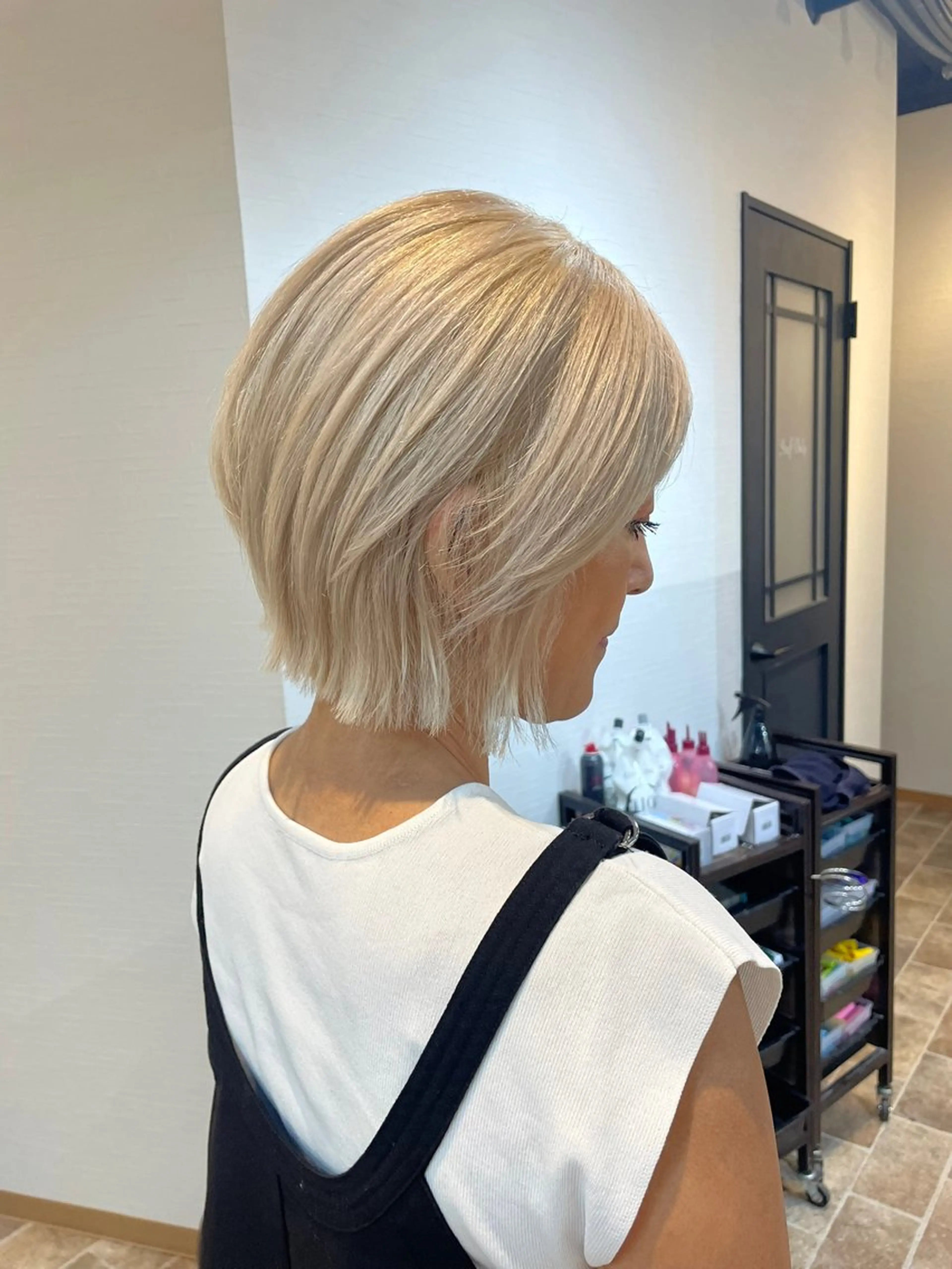 ショート カラー ショートボブ 抜きっぱなしブロンド ブロンド ボブ くびれヘア カット ヘアカラー トリートメント STAR RIVER所属・YUI/ ブリーチカラー🌷のヘアスタイル