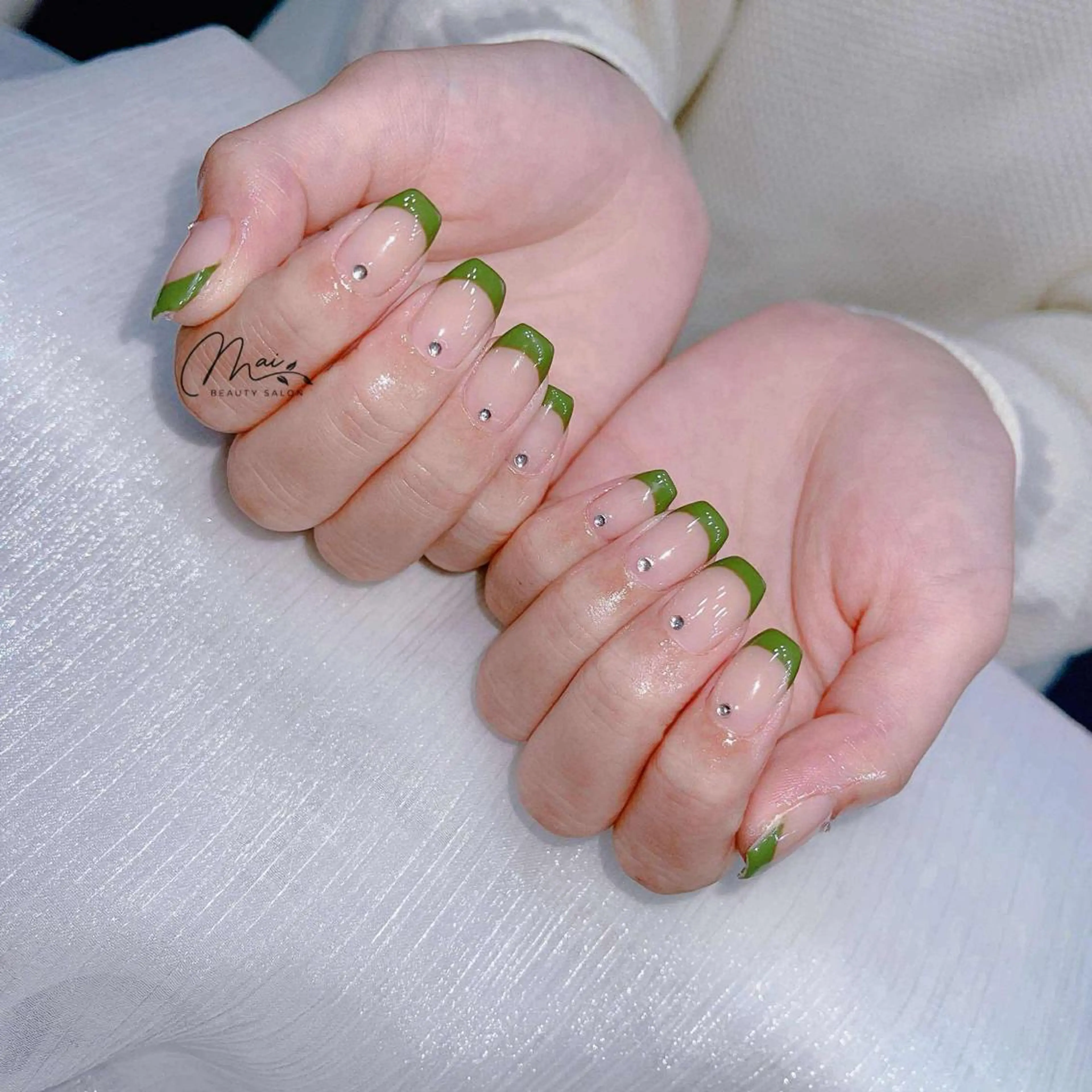 ネイル オーロラネイル 長さ出し フラッシュネイル フレンチネイル ジェルネイル MaiBeauty To  Toのネイルデザイン