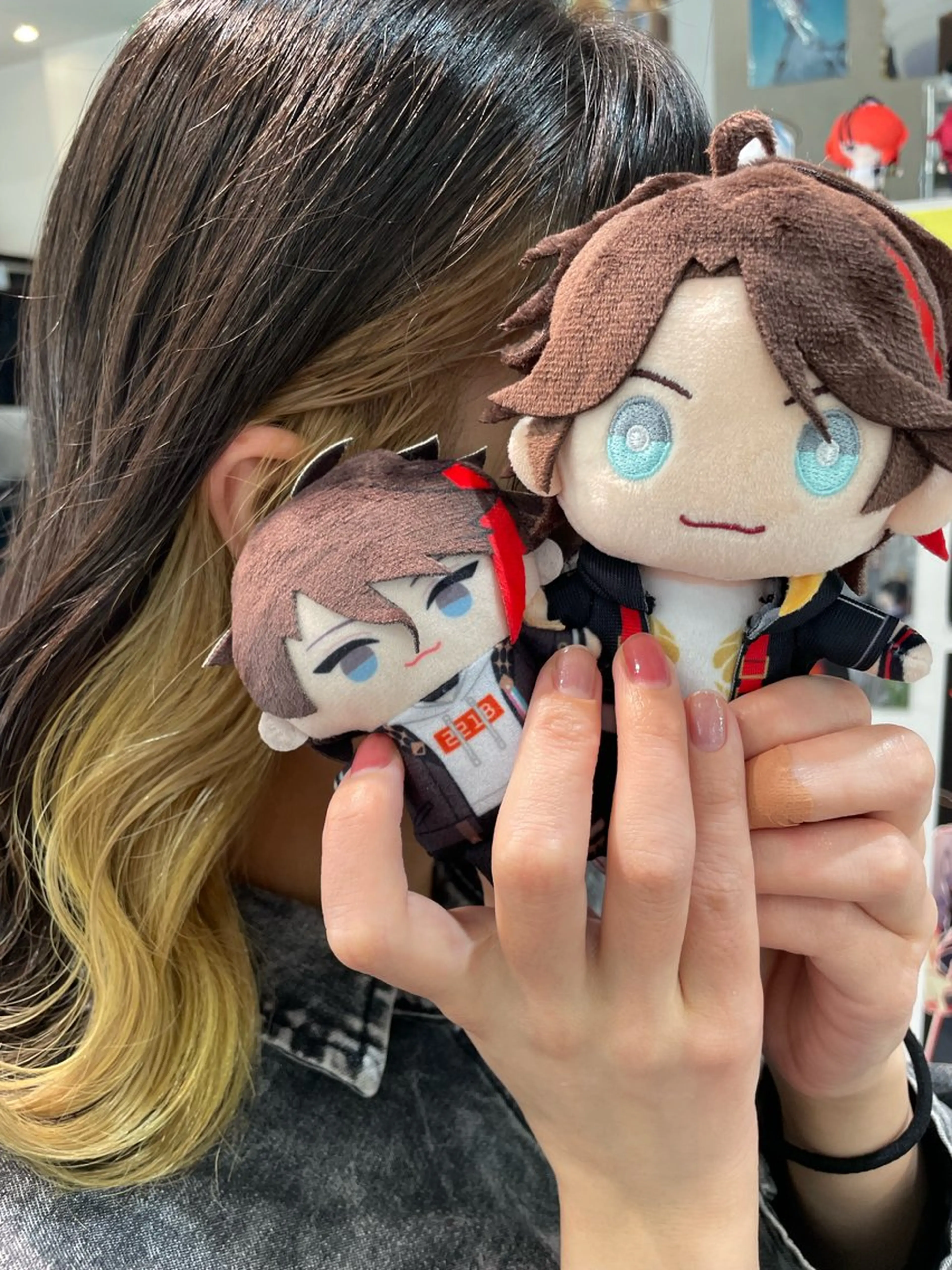 ミディアム カラー ベージュカラー インナーカラー イエローカラー ヘアカラー インナーカラー/推し ウルフ/アニメカラーのヘアスタイル