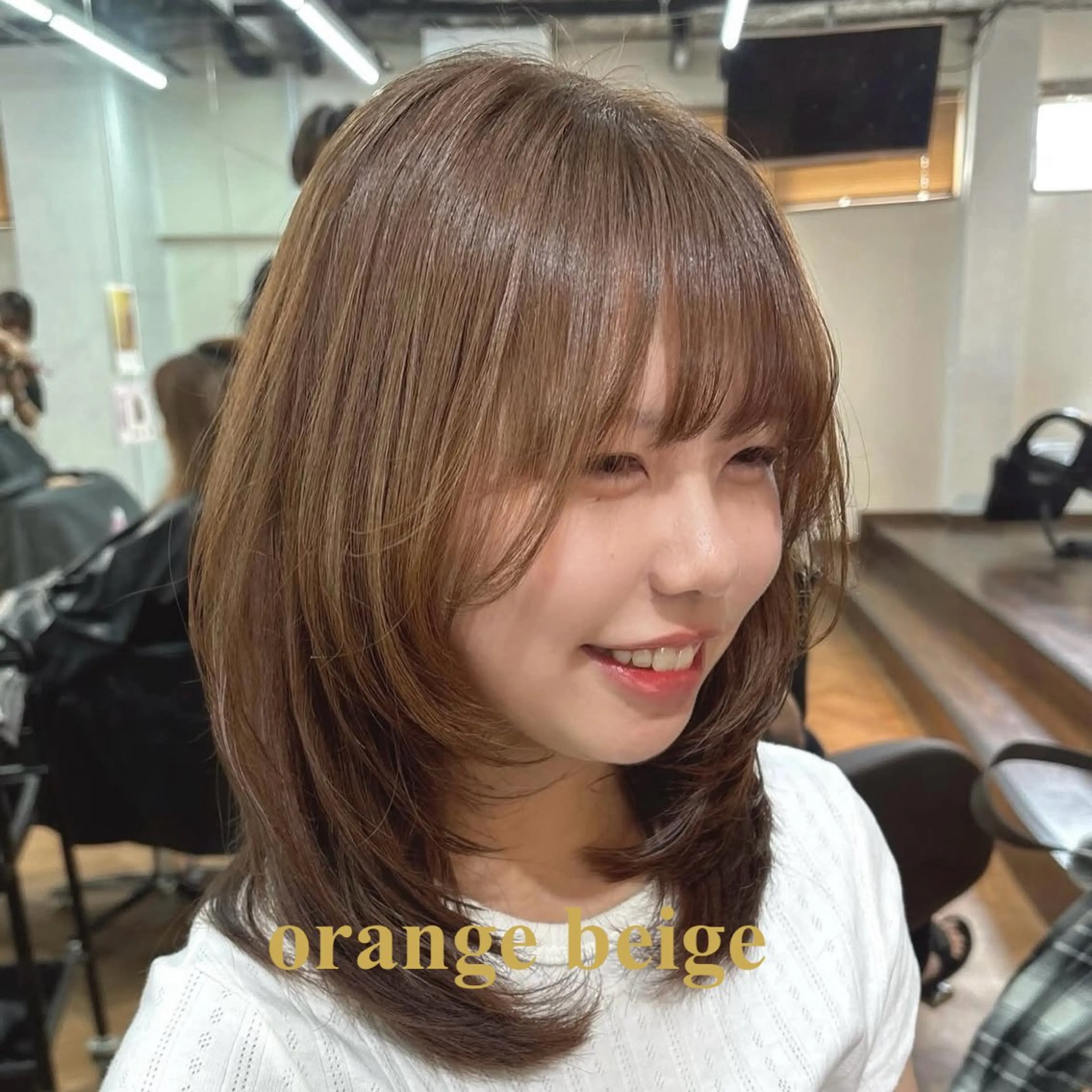 ミディアム カット ヘアカラー 髪質改善カラー｜ レイヤー｜小寺 葵のヘアスタイル