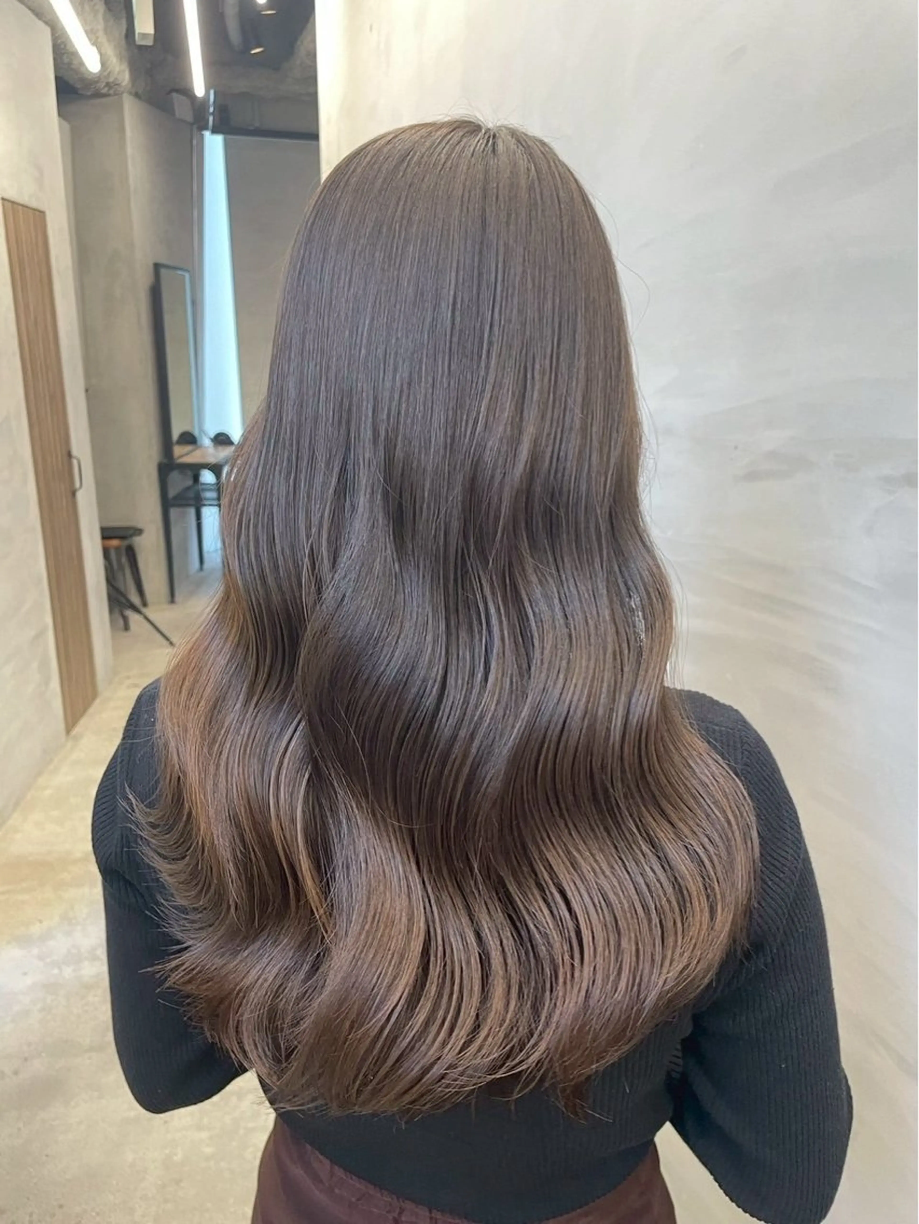 ロング カラー カット ヘアカラー トリートメント 前髪/顔まわりカット 艶髪/髪質改善/縮毛のヘアスタイル