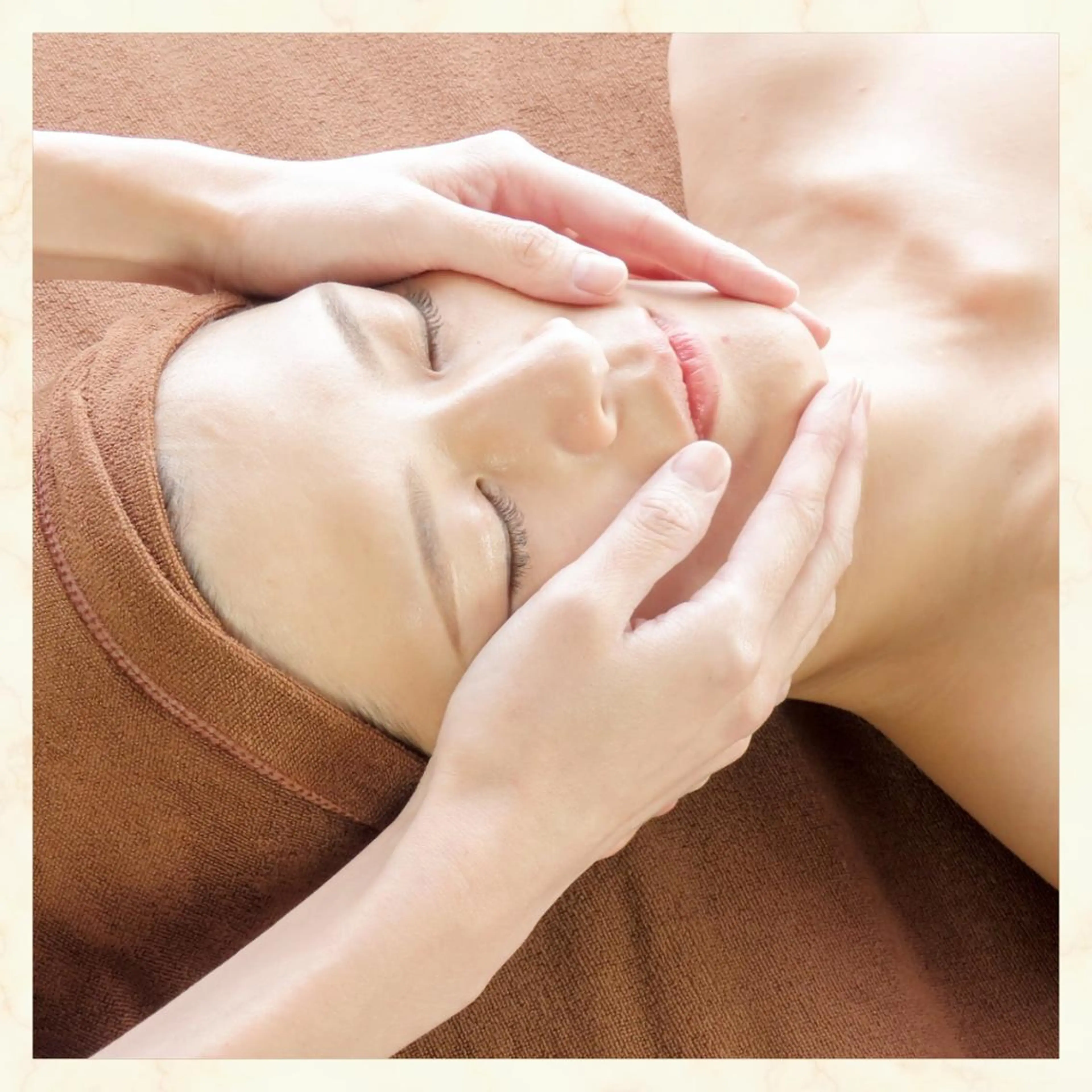 【贅沢にたっぷりと💆♀️✨高濃度ヒト幹細胞パック付】Marott式小顔矯正※痛いけど効きます(50分)の写真