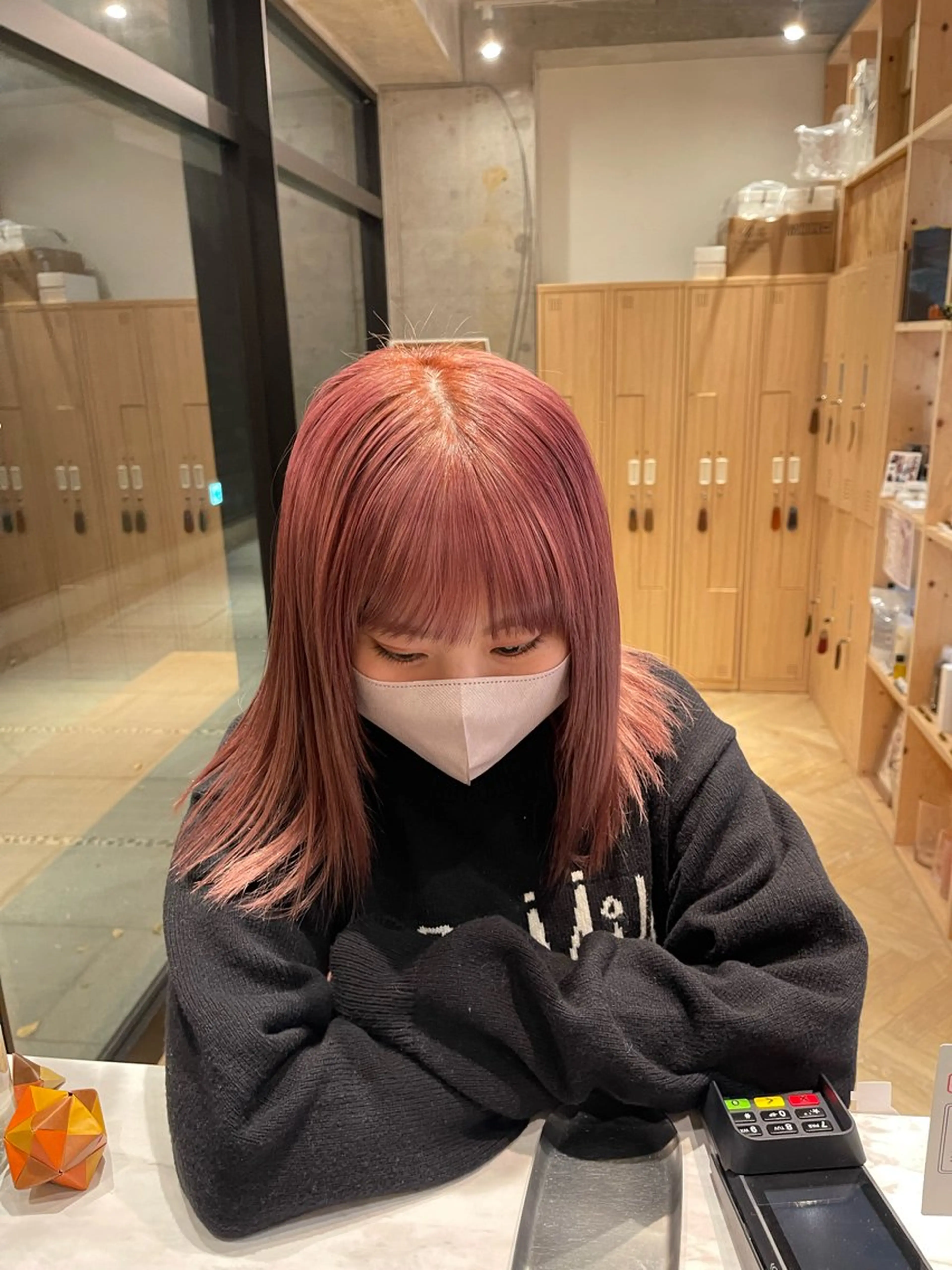 ミディアム 愛莉/ラベンダー/ ベージュ/ブラウンのヘアスタイル