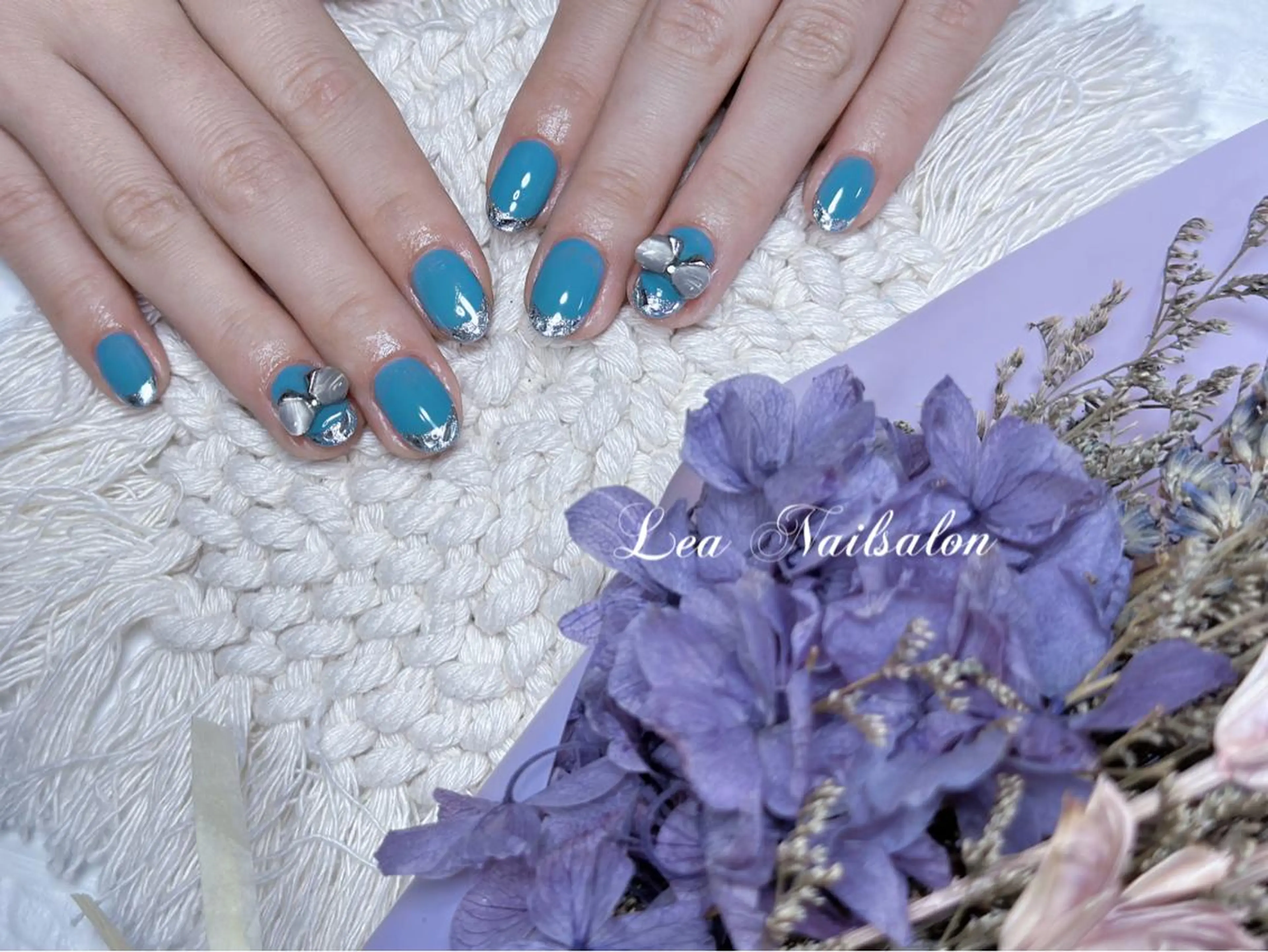 ショート カラー ネイル Lea NAILsalon所属・Le’a NailSalonのネイルデザイン