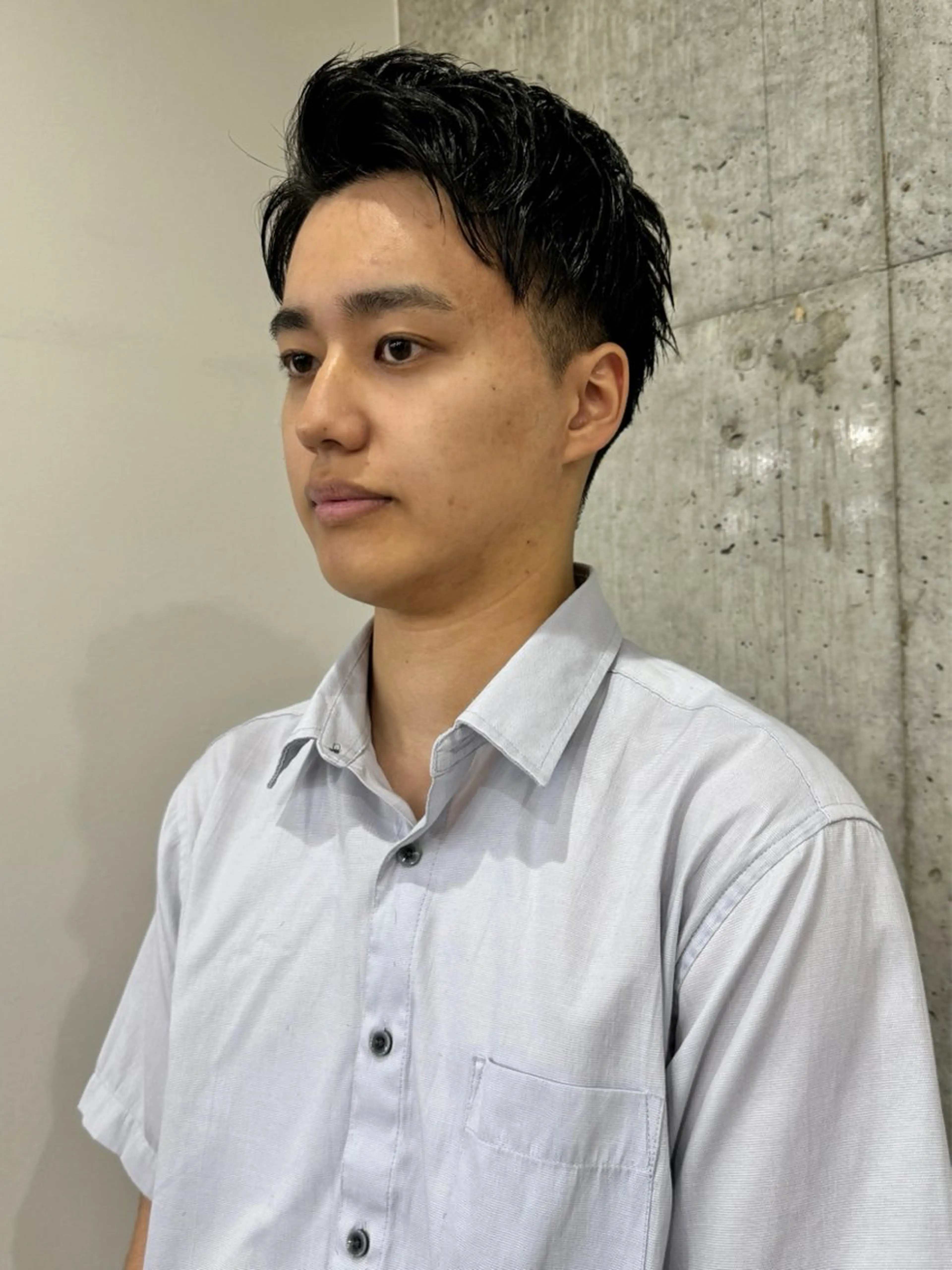 メンズ 刈り上げ 切りっぱなしボブ/ ブリーチカラー/大塚のヘアスタイル