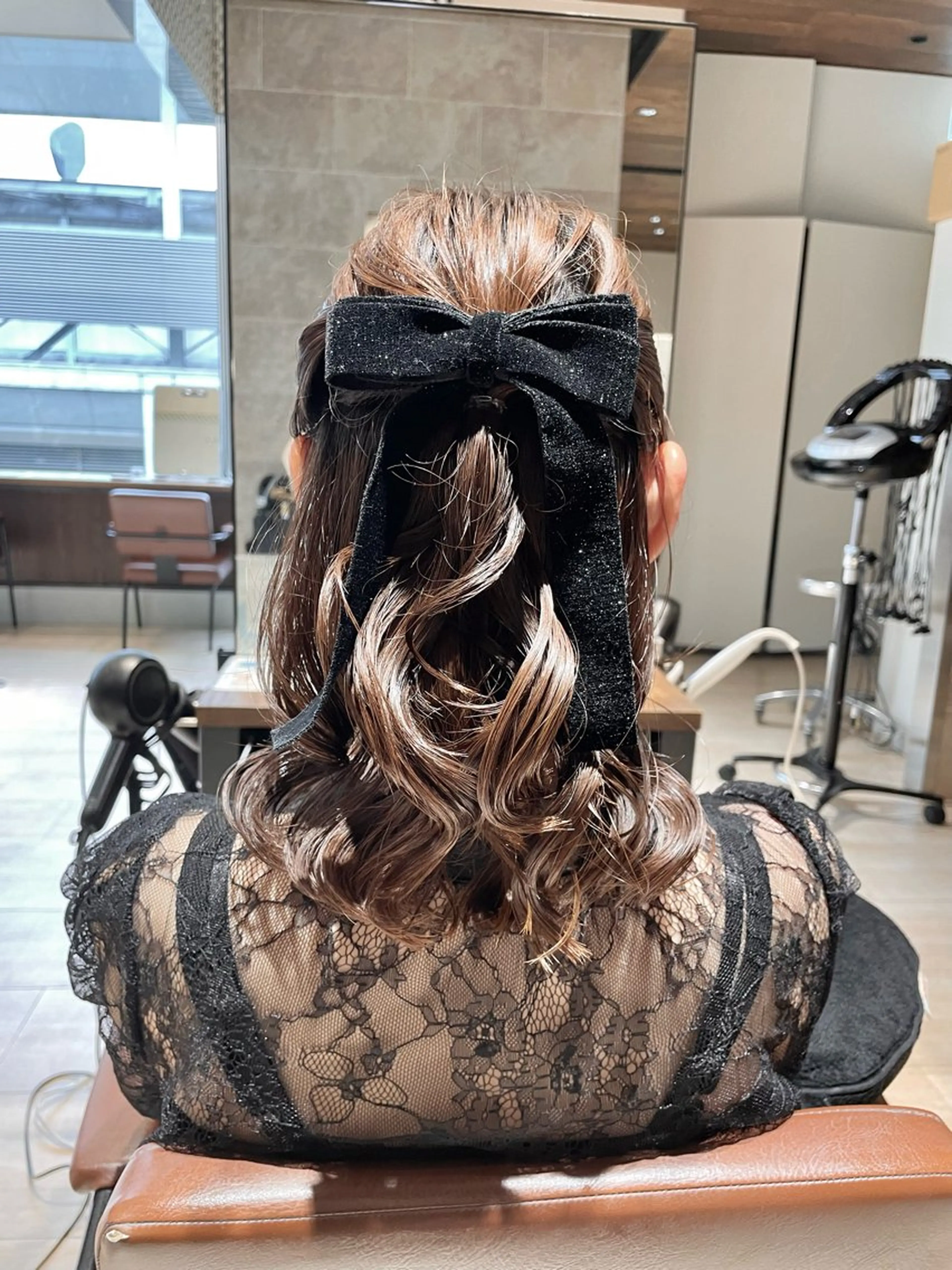 ヘアアレンジ ハーフアップ 艶カラー/アレンジ/ はまぐちうみのヘアスタイル