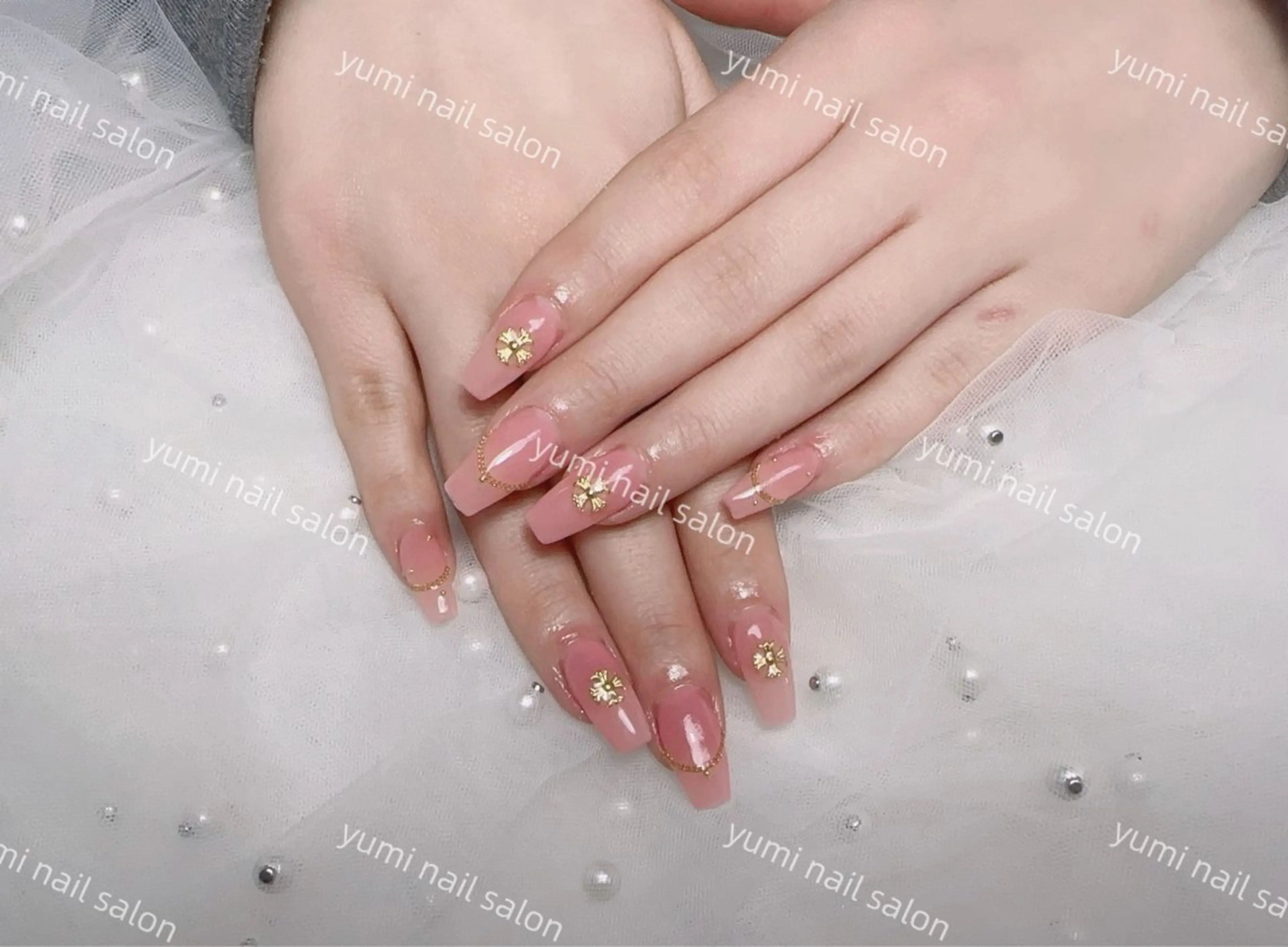 ネイル shineジェル& チップ長さだしのネイルデザイン