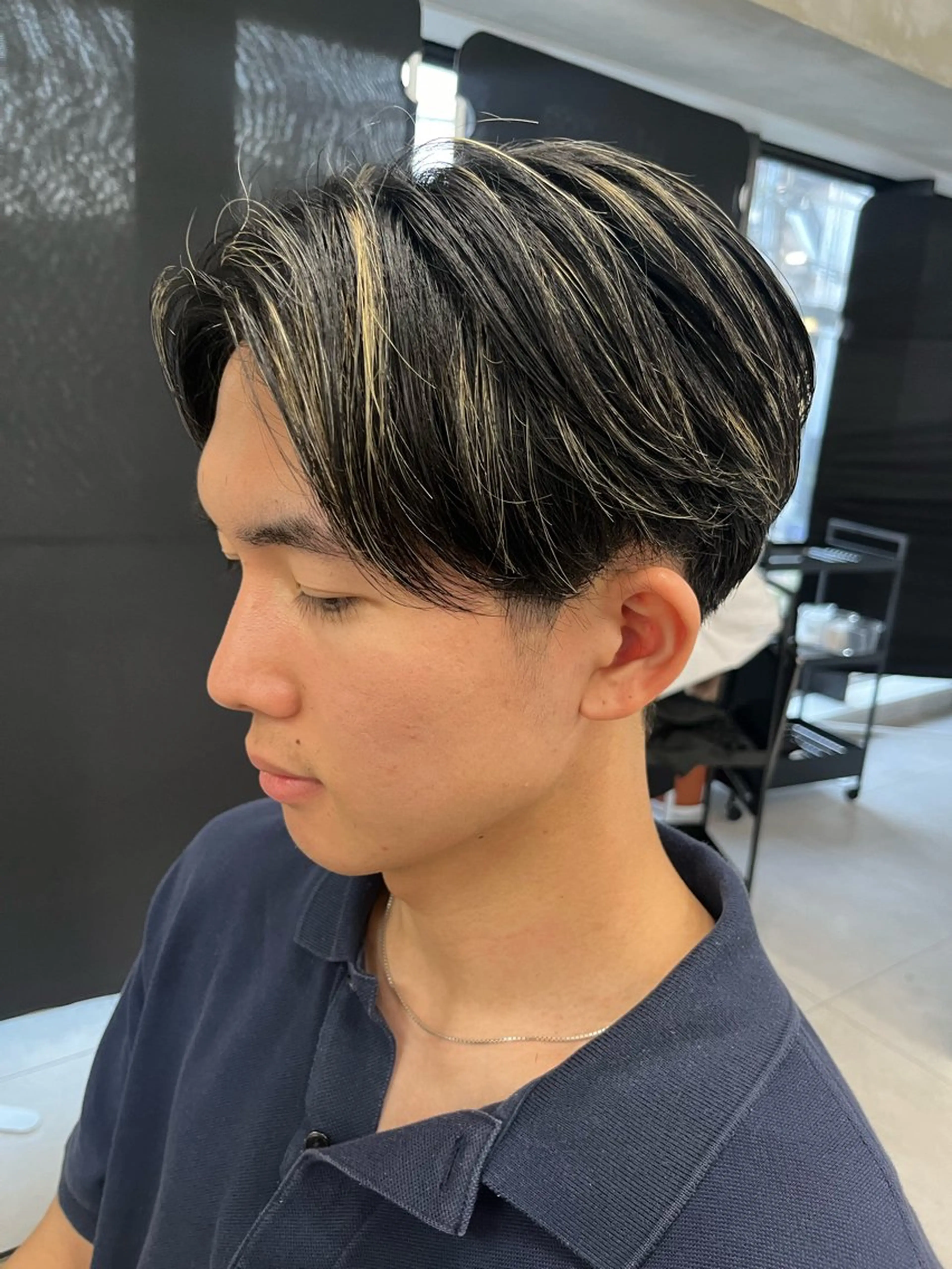 メンズ センターパート anon Loemのヘアスタイル