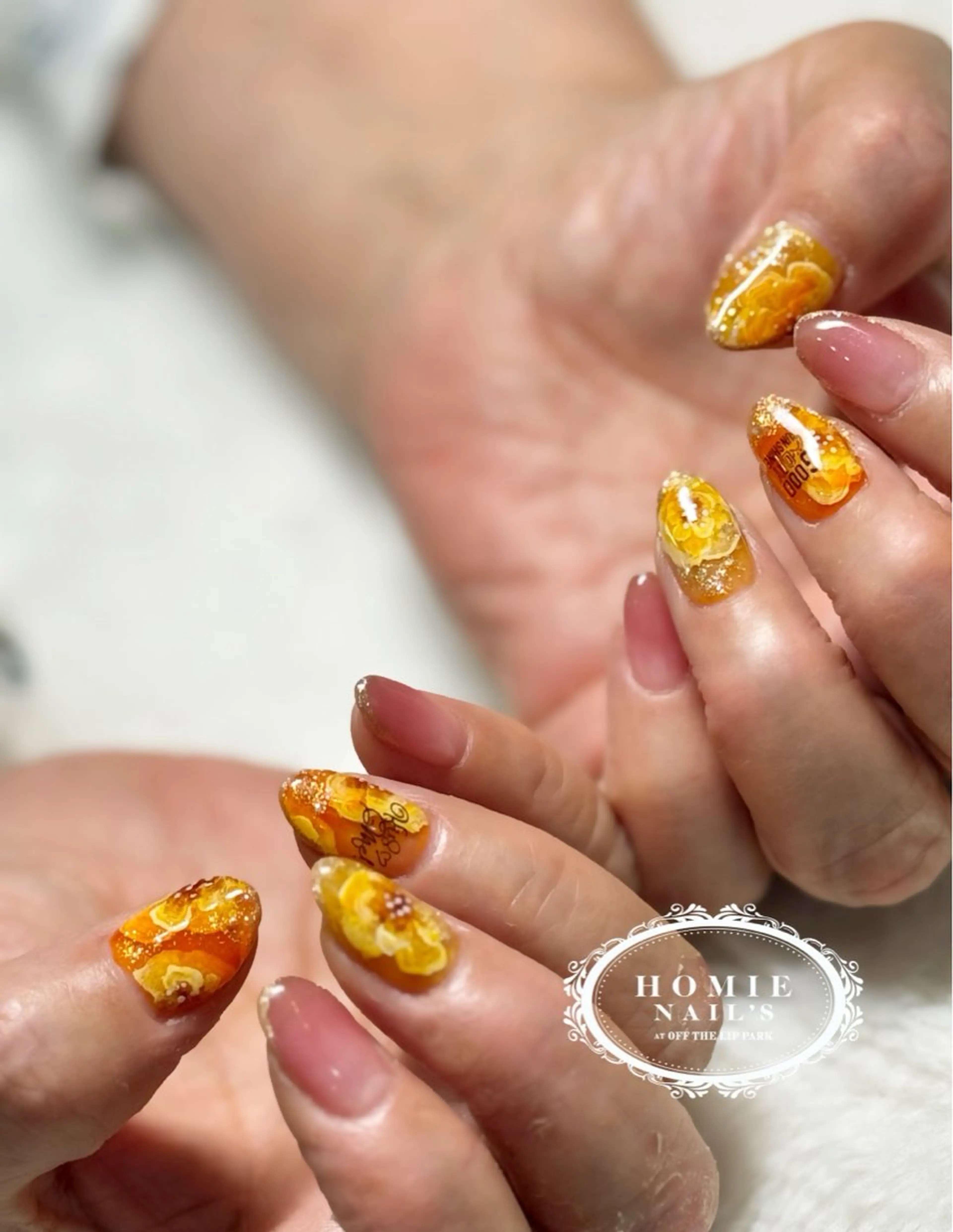 ネイル ゴールド 黄色 オフザリップパーク Asamiのネイルデザイン