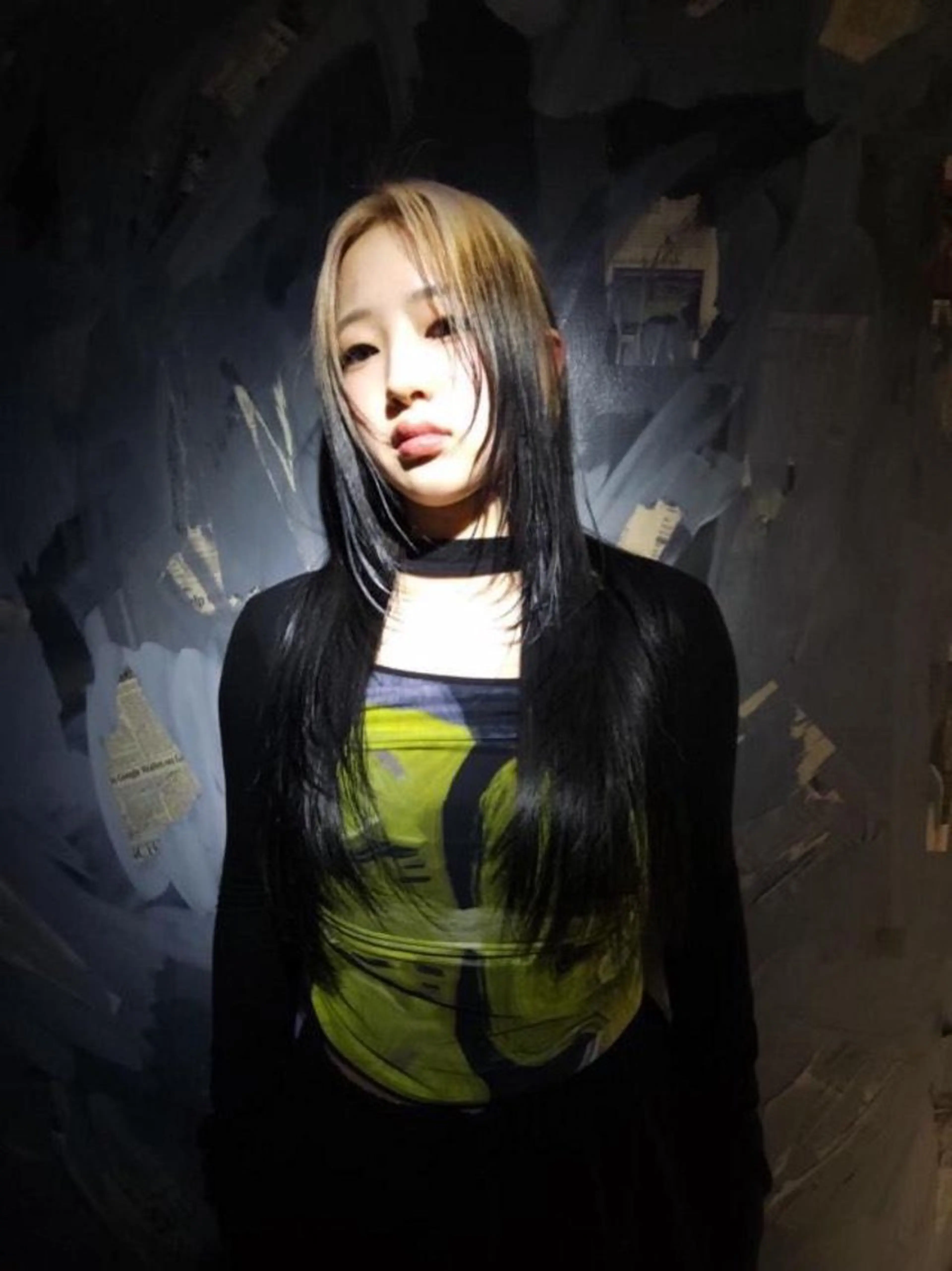 ロング カラー ロングレイヤー ブリーチ 顔まわりレイヤー 顔周りカット レイヤーカット Backbocker所属・ハイトーン/ブリーチ /デザインカラーのヘアスタイル