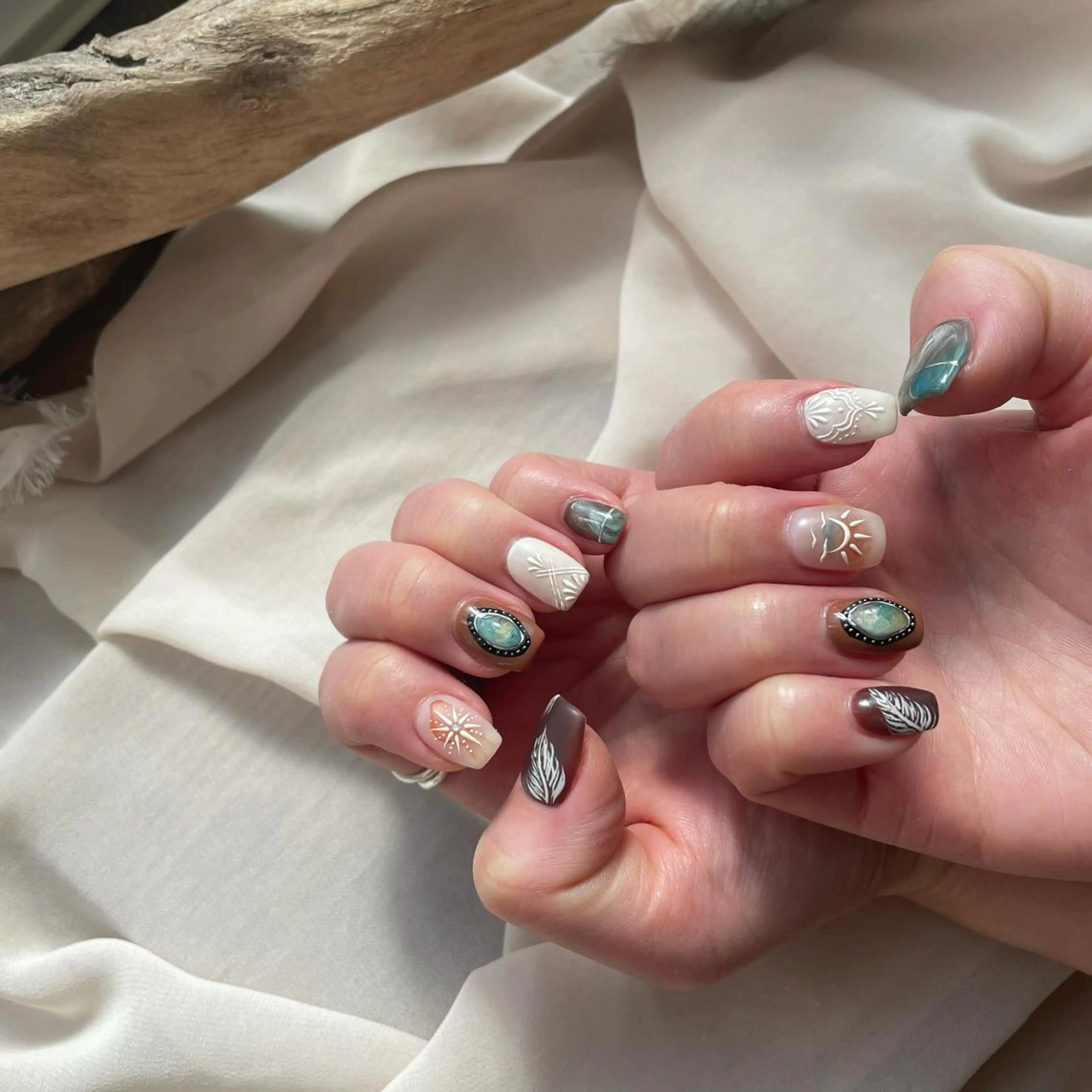 ネイル ハンドネイル revia所属・ERI Nailistのネイルデザイン