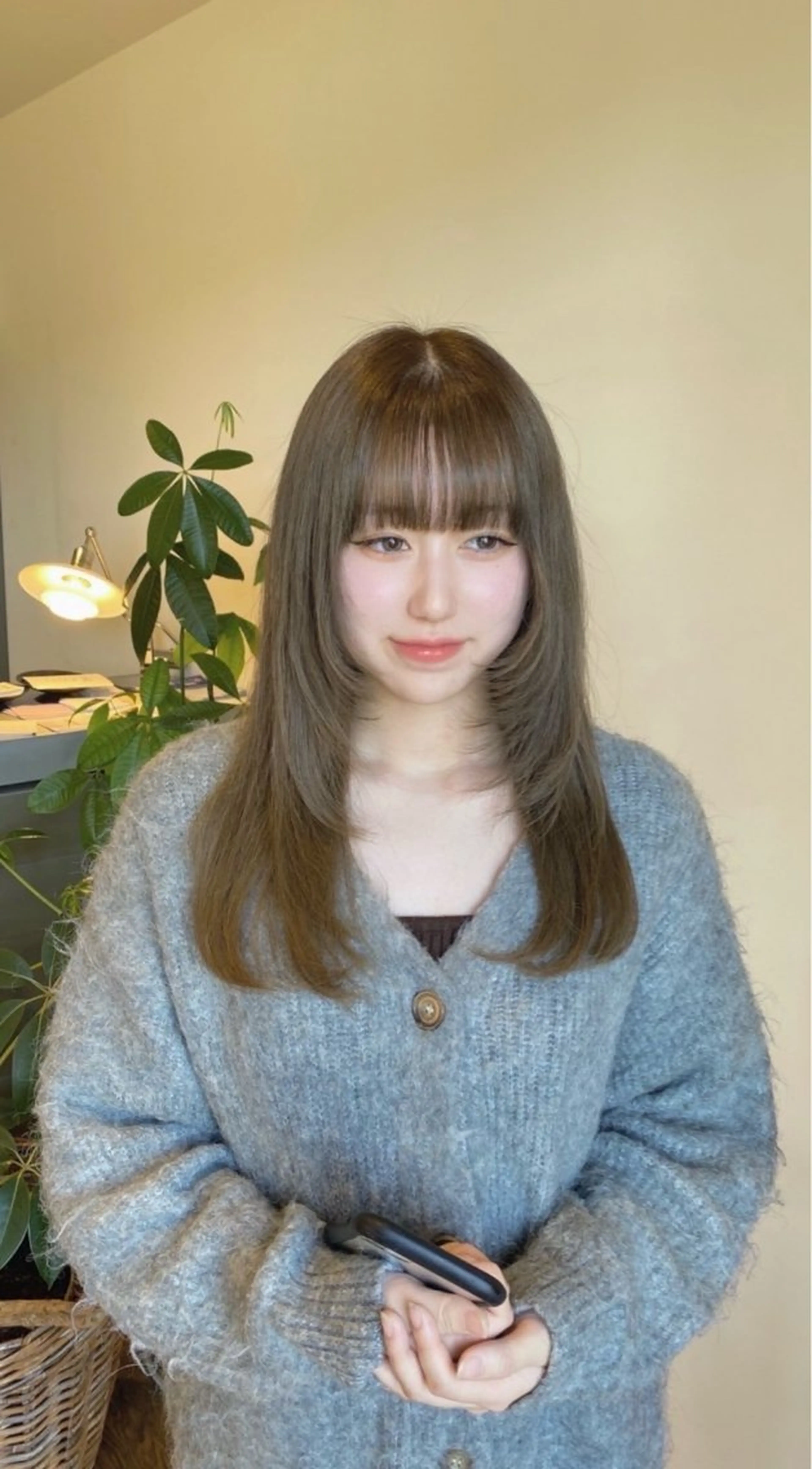 ロング カラー ベージュカラー 透明感カラー オリーブベージュ ヘアカラー Ludwig AIRIのヘアスタイル