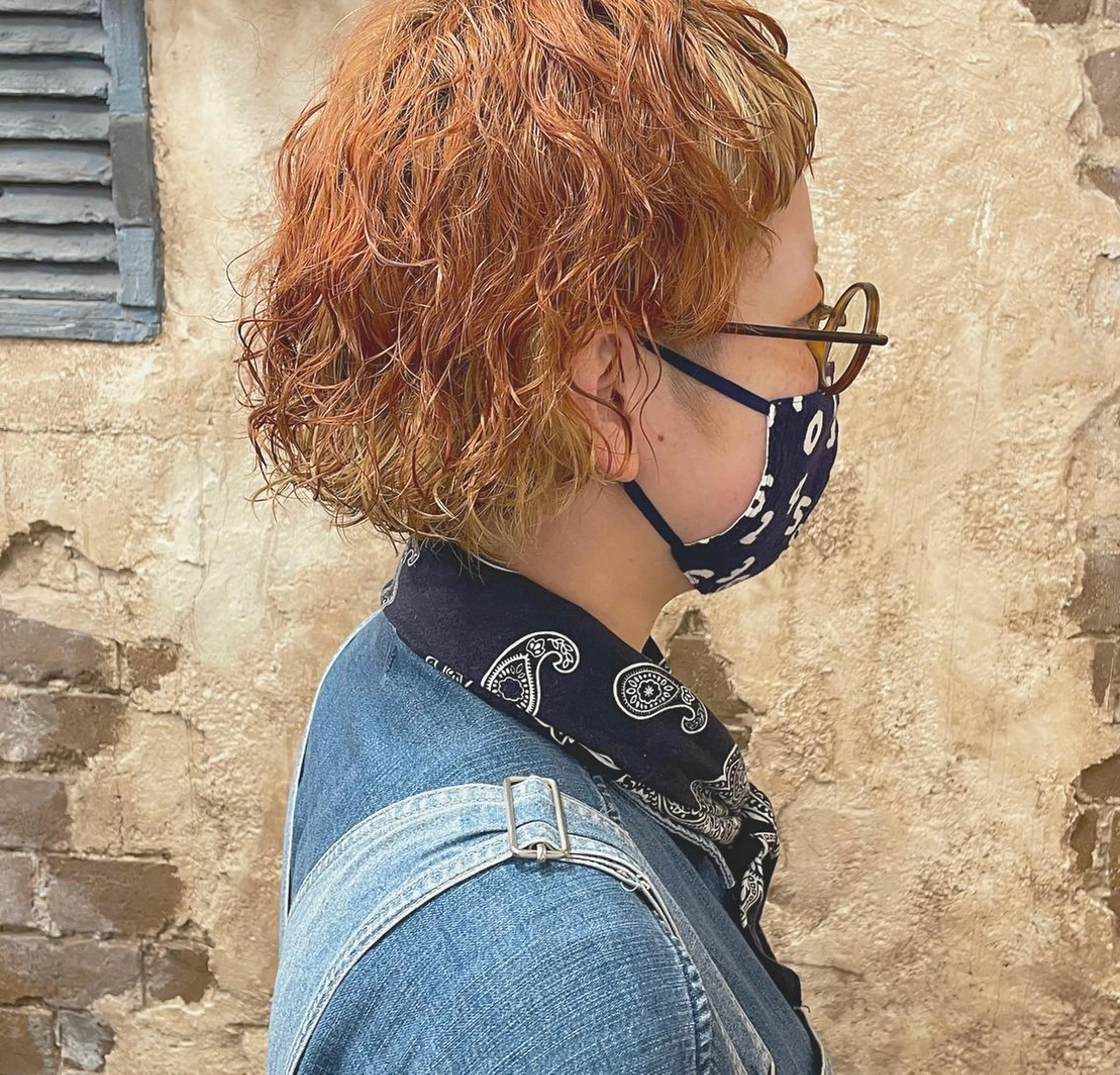 ショート カラー パーマ カット パーマ ブリーチ、パーマ 西部笑のヘアスタイル