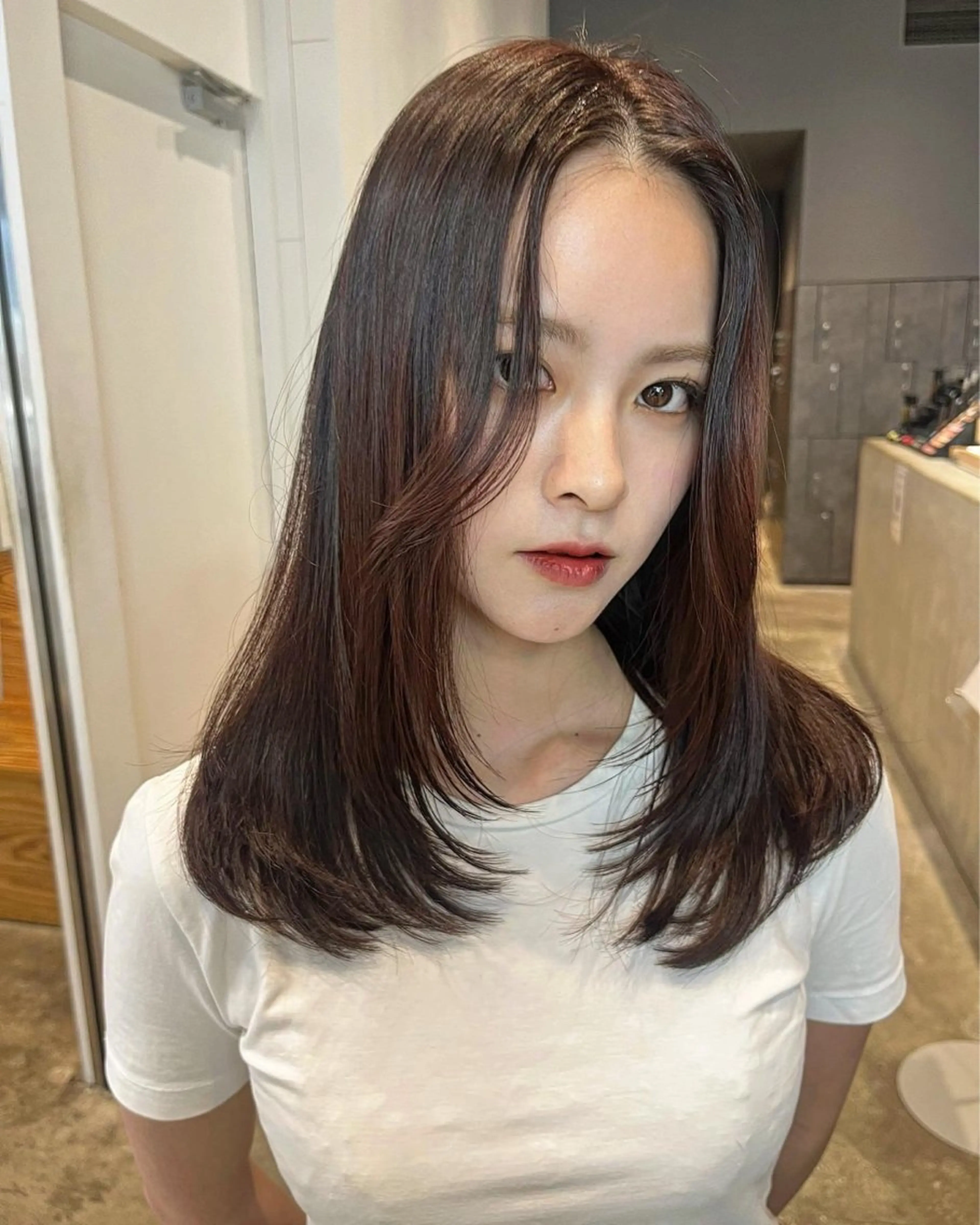 ロング レイヤーカット 前嶋 愛友のヘアスタイル