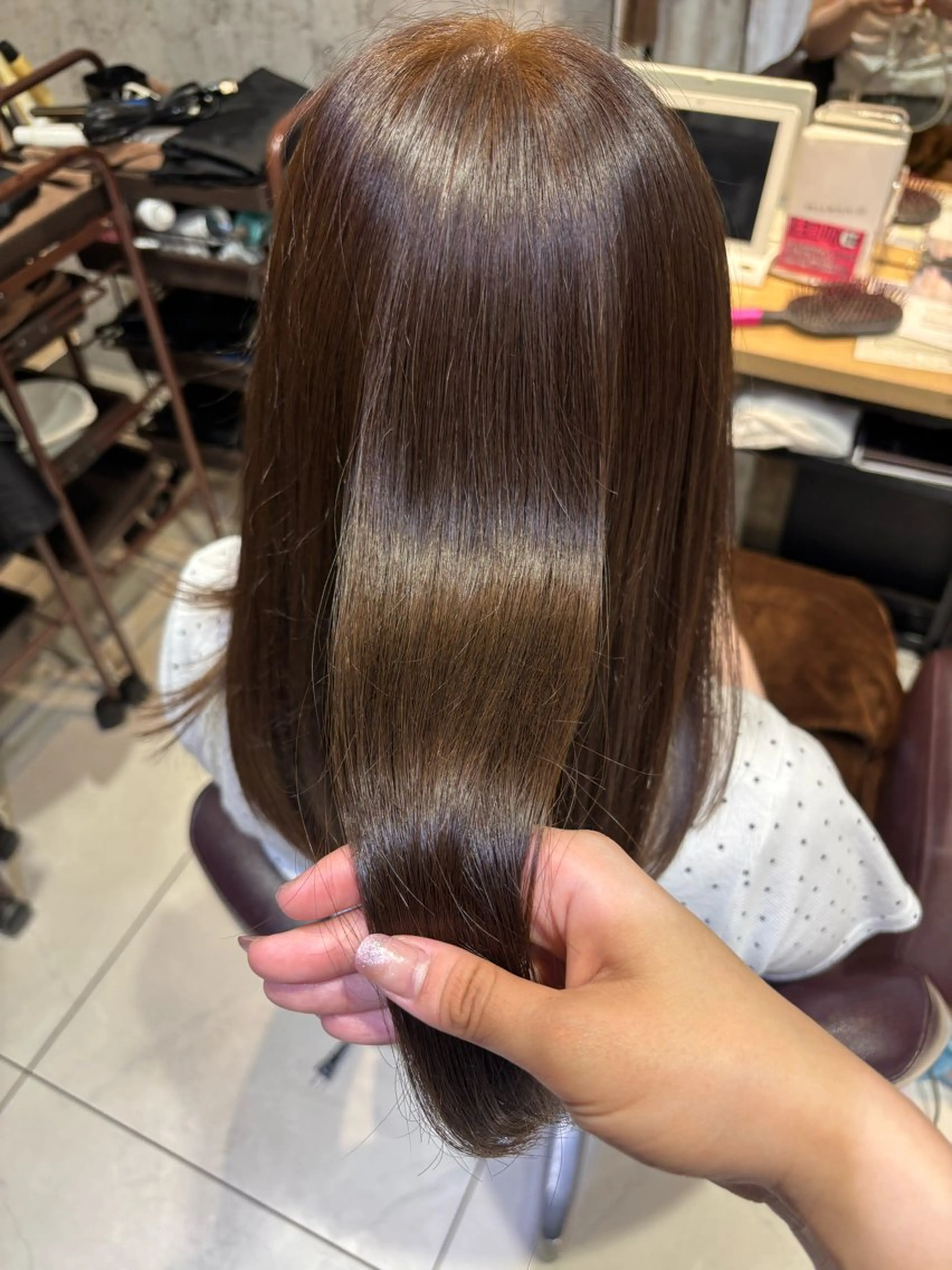 🤎人気急上昇中カラー🤎チョコブラウンカラー➕うる艶トリートメント➕韓国風コテ巻きの写真