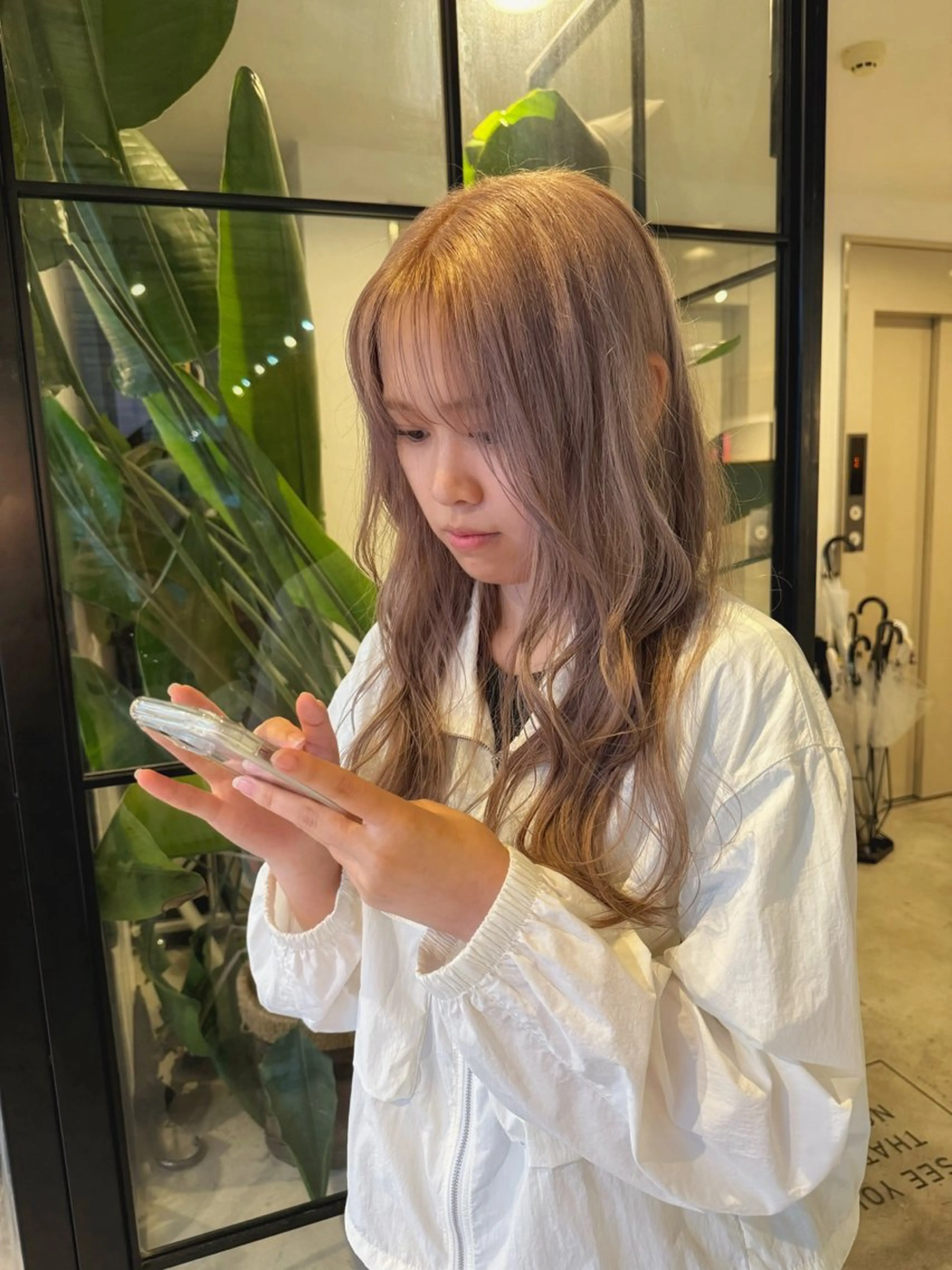 ロング カット ヘアカラー トリートメント ベージュカラー/新潟 カラー特化/落合優吾のヘアスタイル