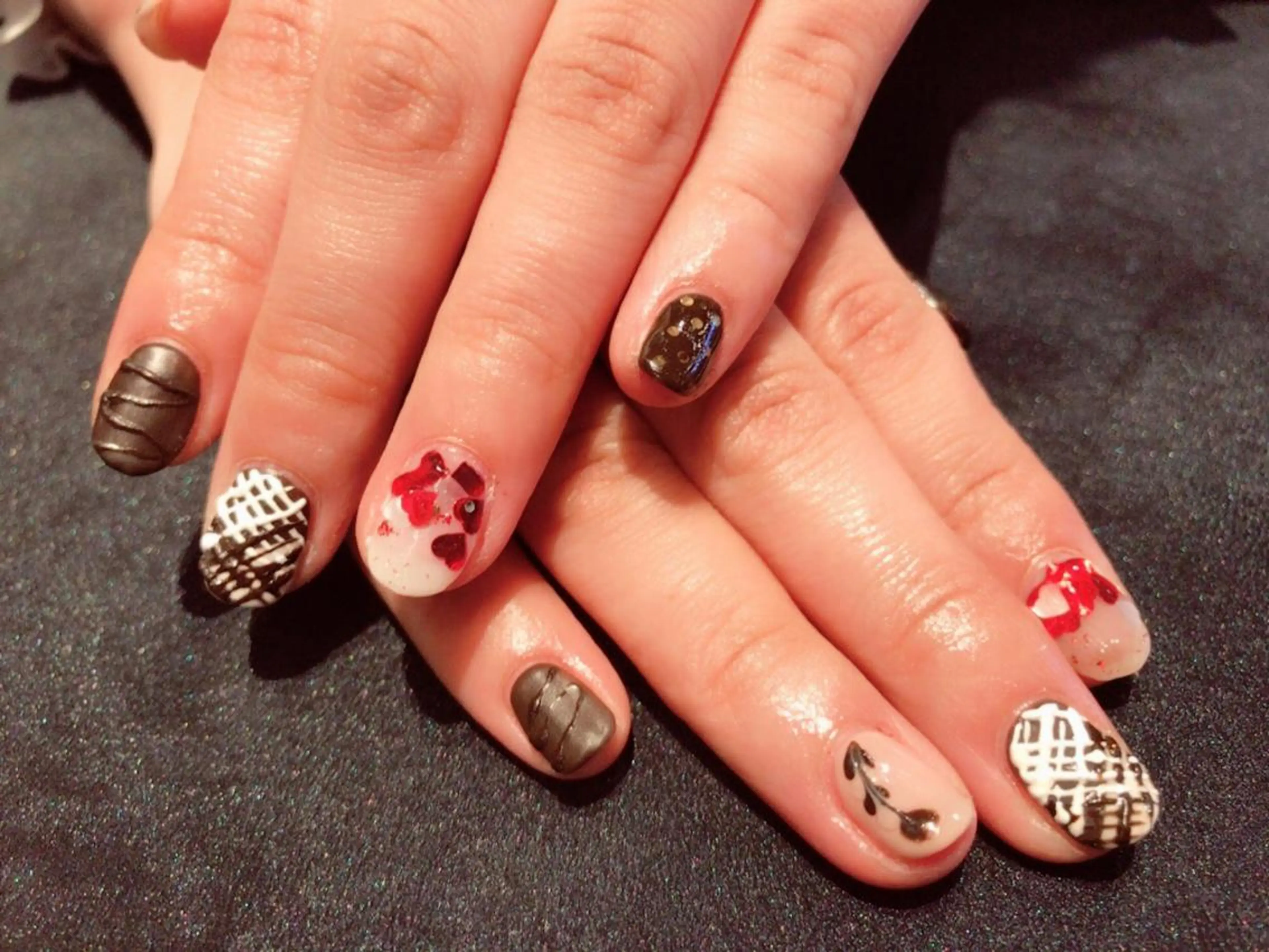 ネイル バレンタイン 🎀1/14ご予約 ◎ 本田 知美🎀のネイルデザイン