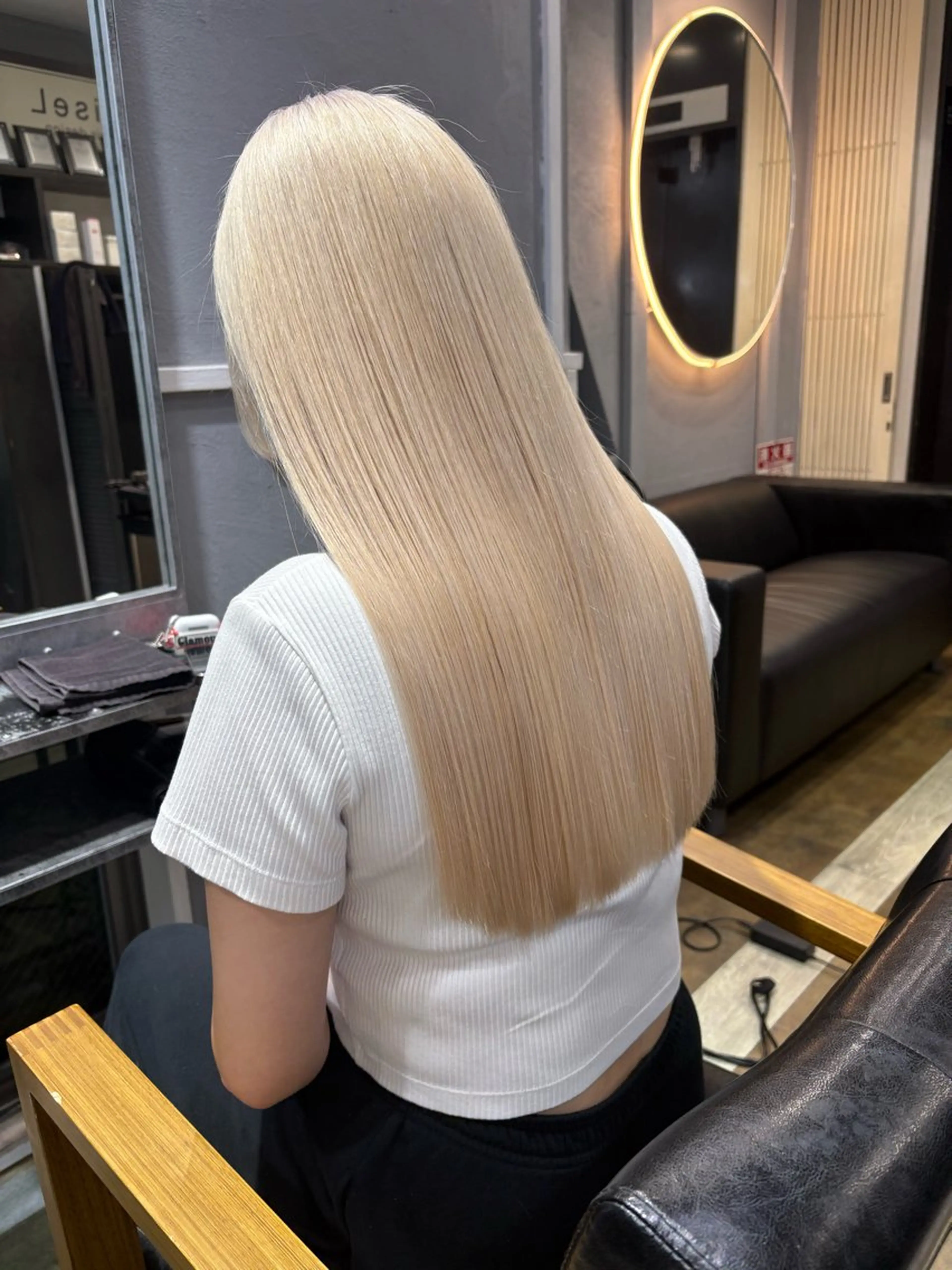 ロング カラー ブリーチ 寺田 蒼志のヘアスタイル