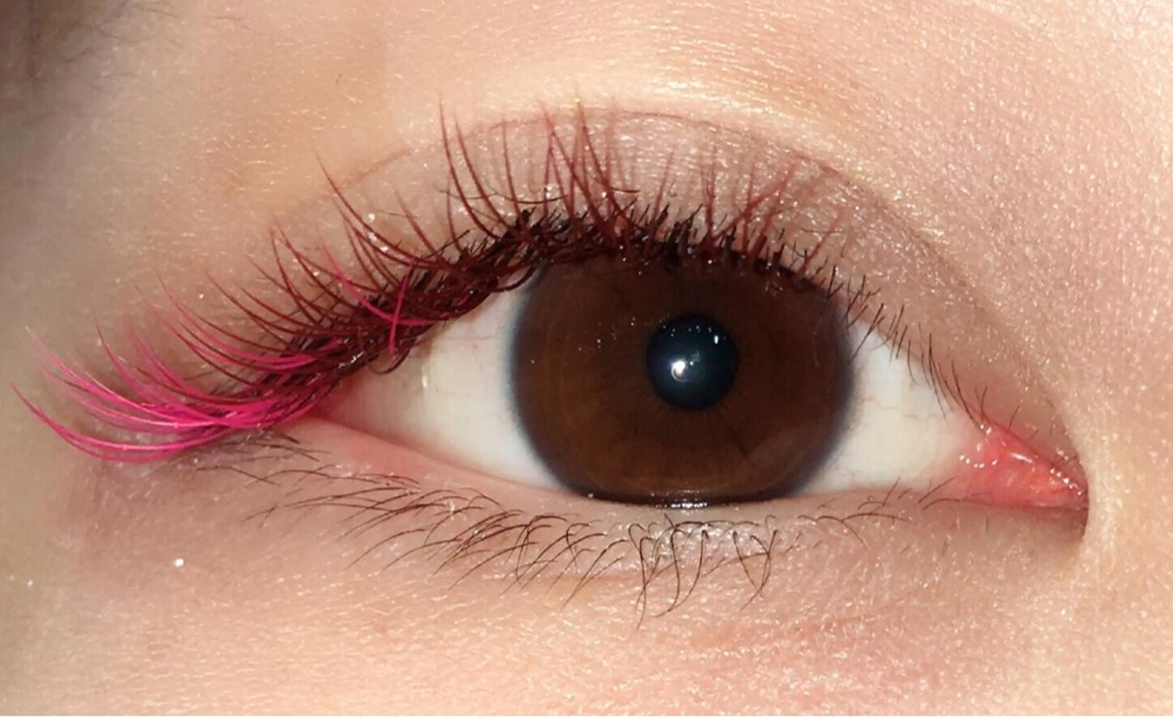 マツエク・マツパ カラーマツエク 目尻長め 中谷 明日香のヘアスタイル