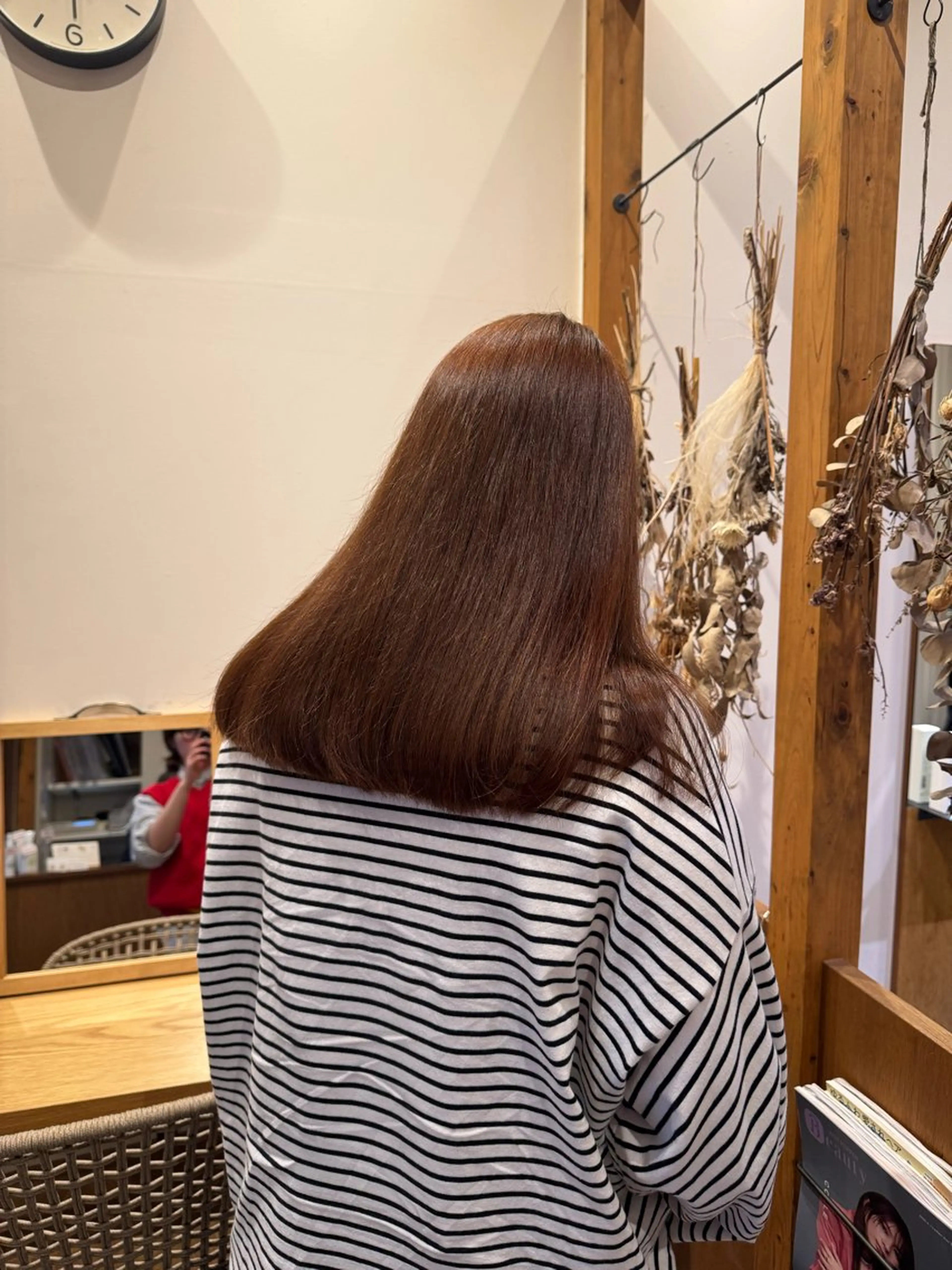 セミロング カラー ブラウンカラー オレンジ オレンジブラウン カット ヘアカラー トリートメント ENIF　大島 芽生のヘアスタイル