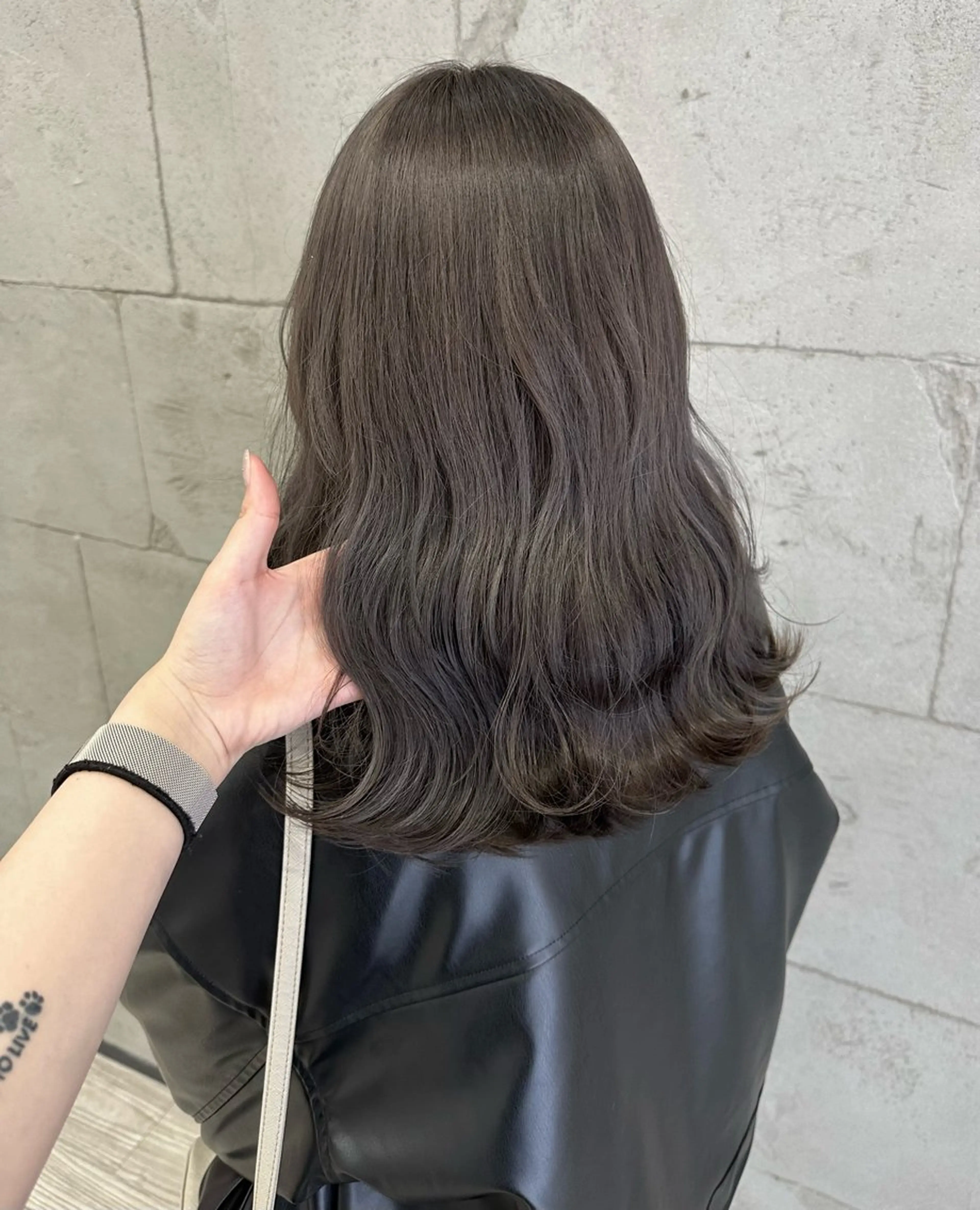 ミディアム 𝑭𝒖𝒌𝒂🩶 モテ髪×透明感カラーのヘアスタイル