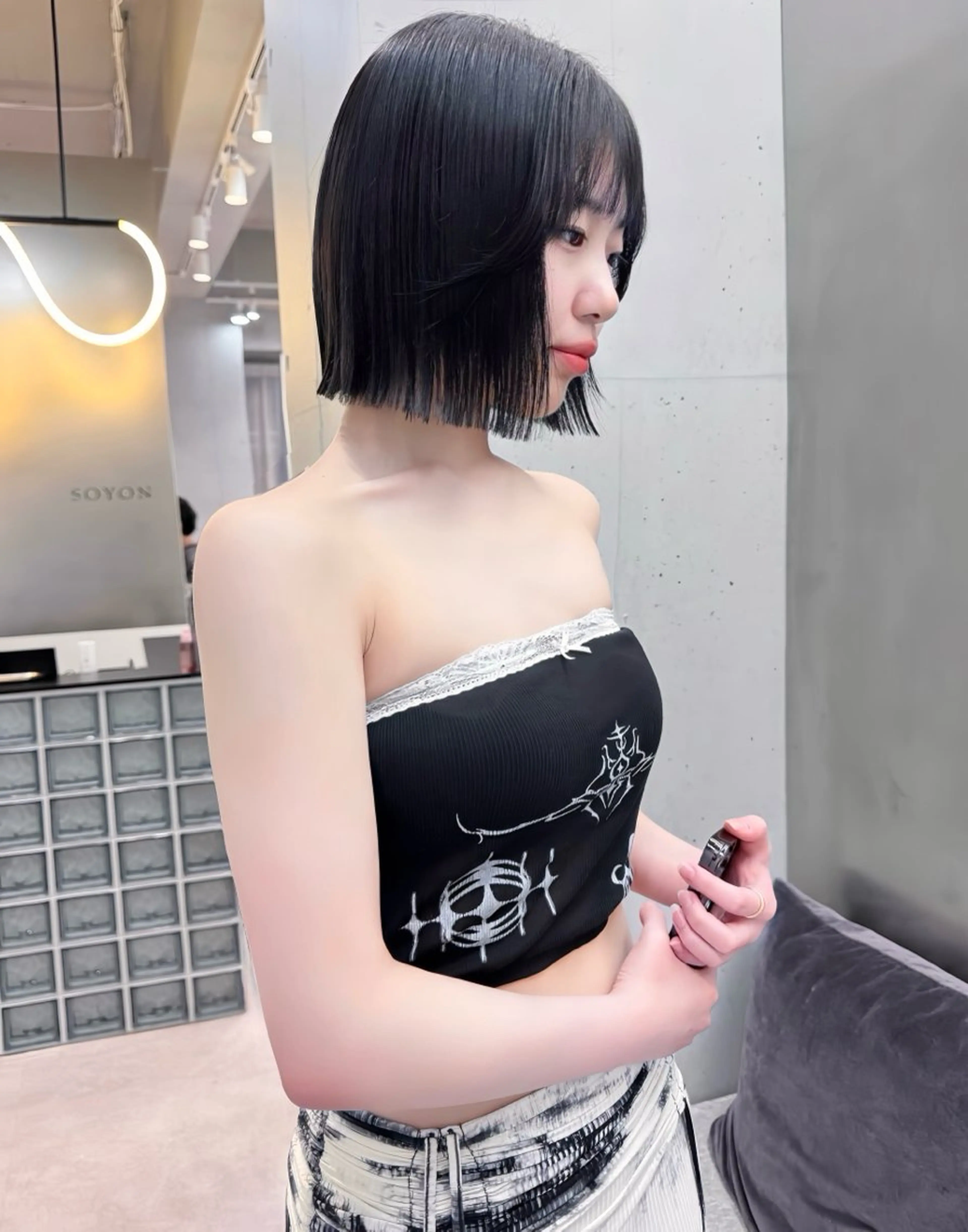 大人気クーポン⭐️【前髪のクセが気になる方】顔周りカット+前髪ストレート（シャンプーブロー込み🧴）の写真