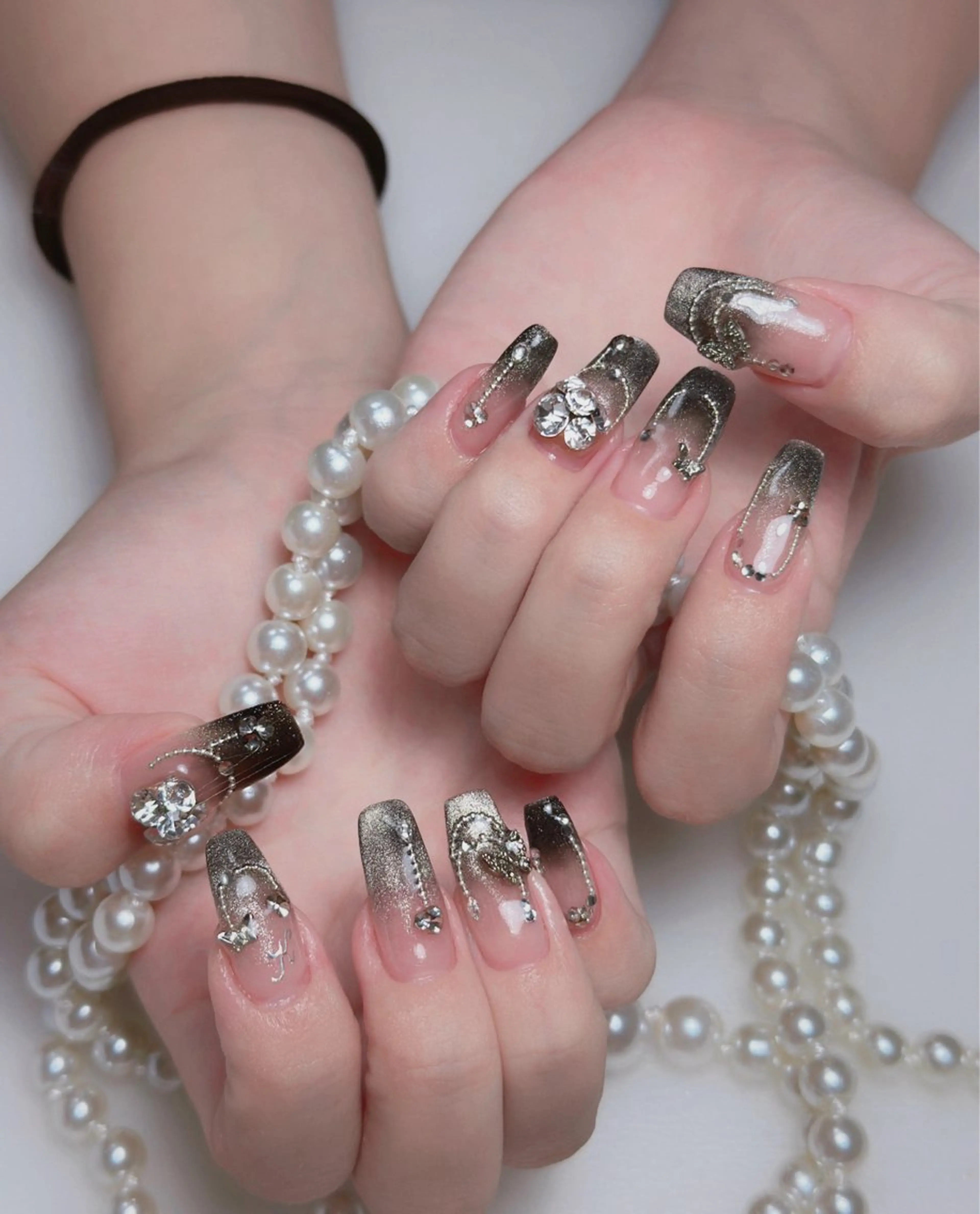 ネイル オーロラネイル 長さ出し フットネイル 韓国ネイル ラメ(グリッター) ハンドネイル 👍thumbs up nail👍のネイルデザイン