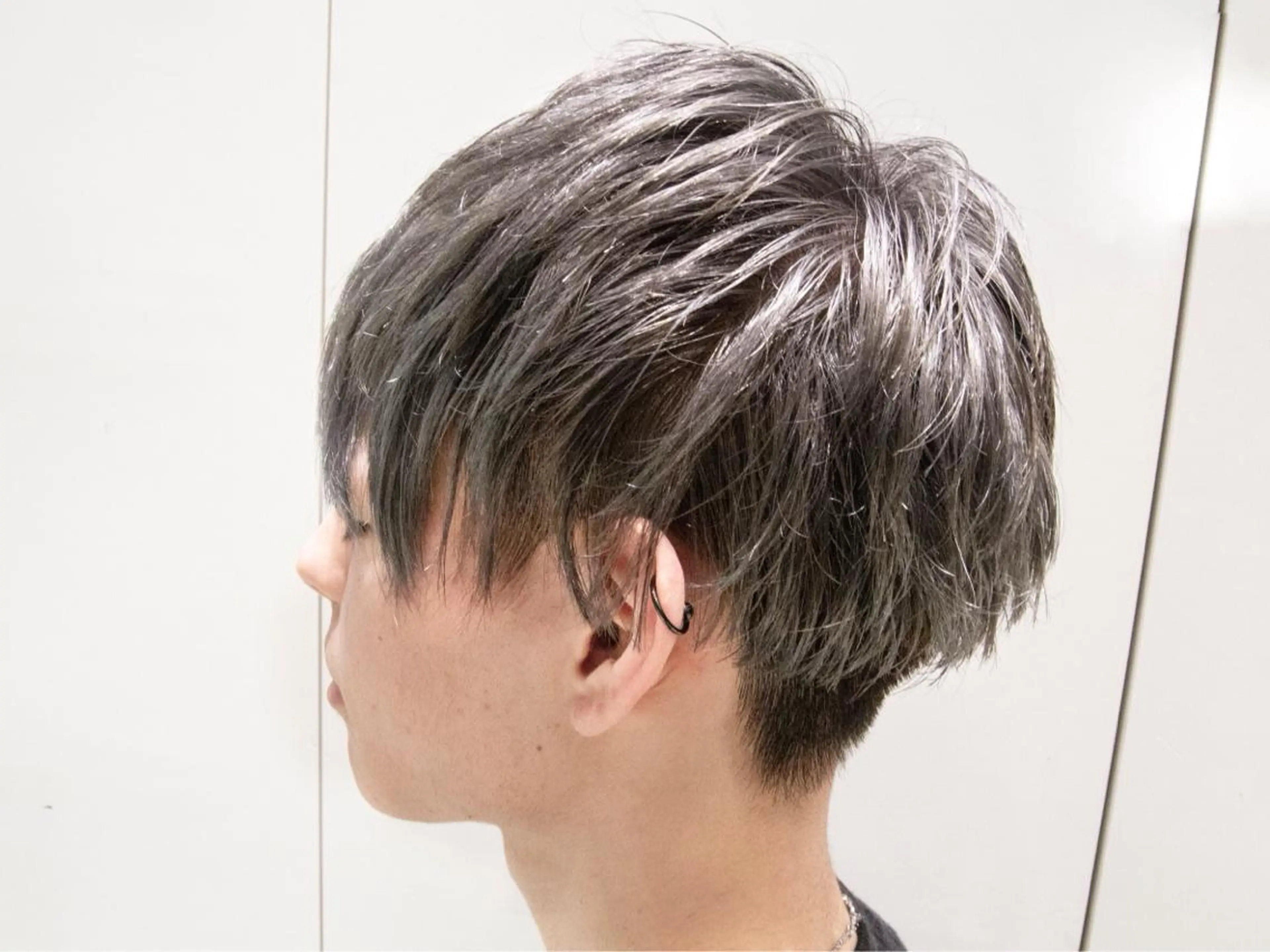 ショート カラー Re:ta Hair 飯田淳平のヘアスタイル