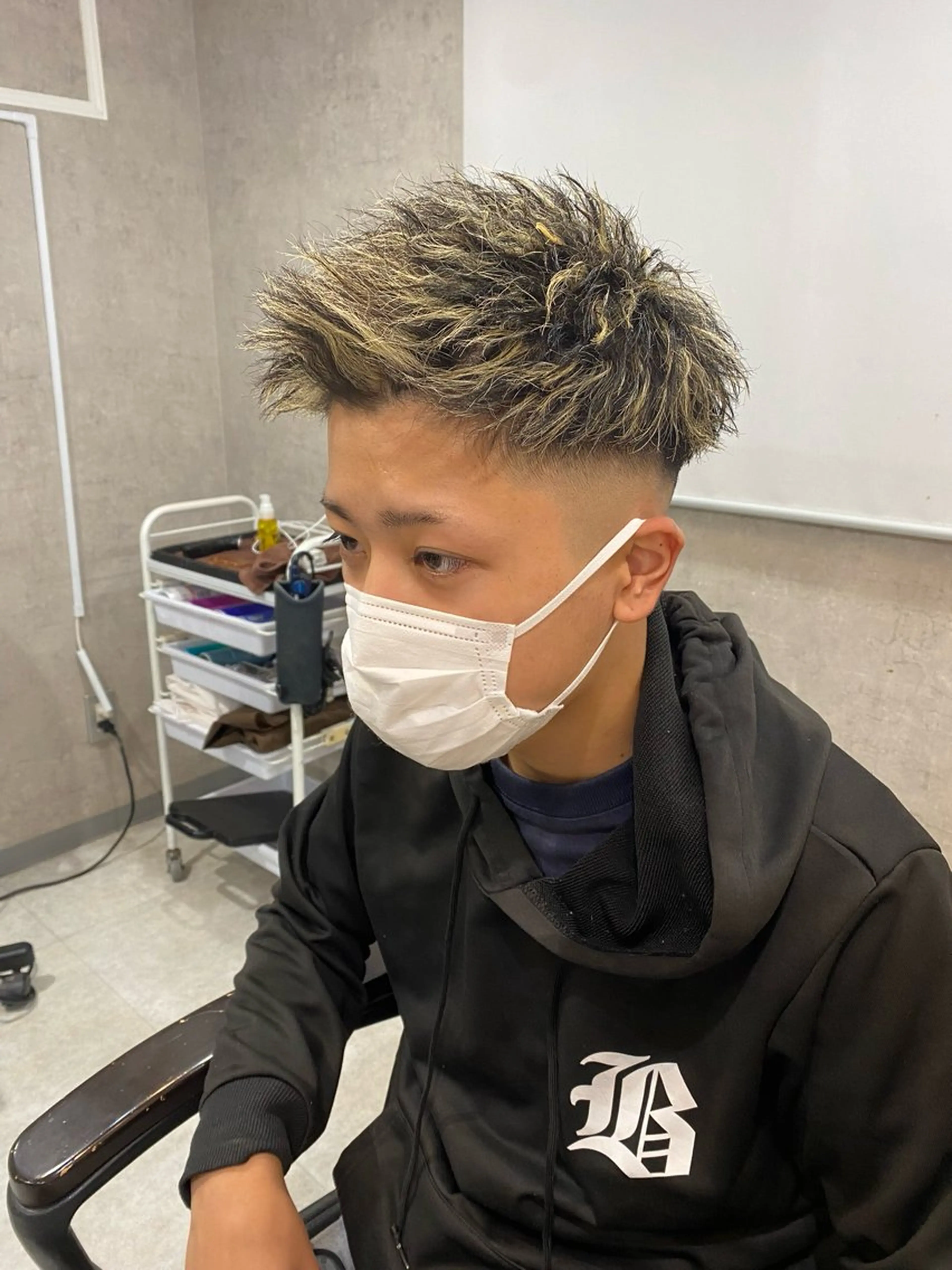 ショート カラー パーマ ハイライトカラー ハイライト カット ヘアカラー パーマ 🐉『メンズ美容師』 吉田龍星🐉のヘアスタイル