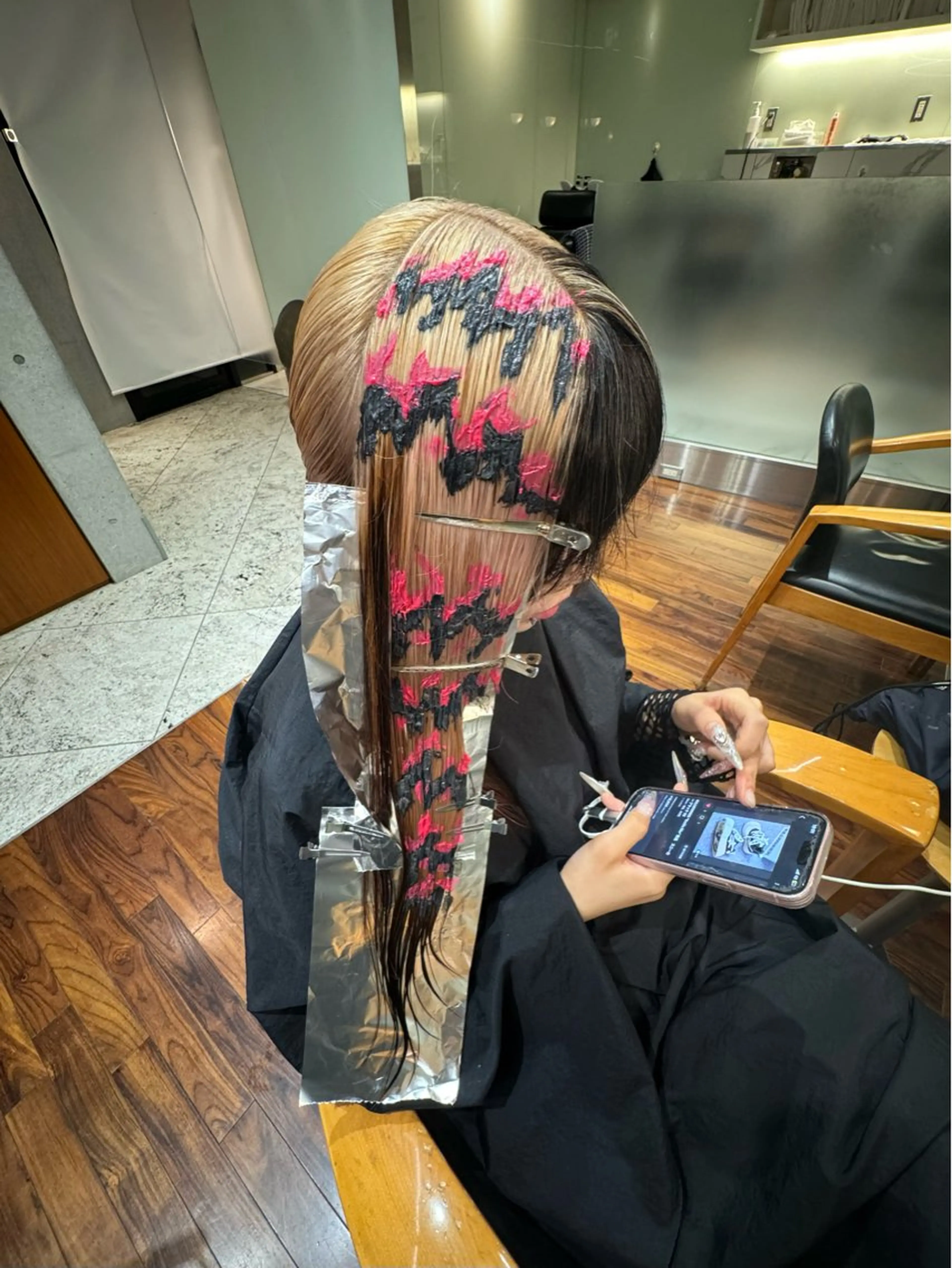 ロング カラー デザインカラー⭐︎★ 🐆hyo🐆のヘアスタイル