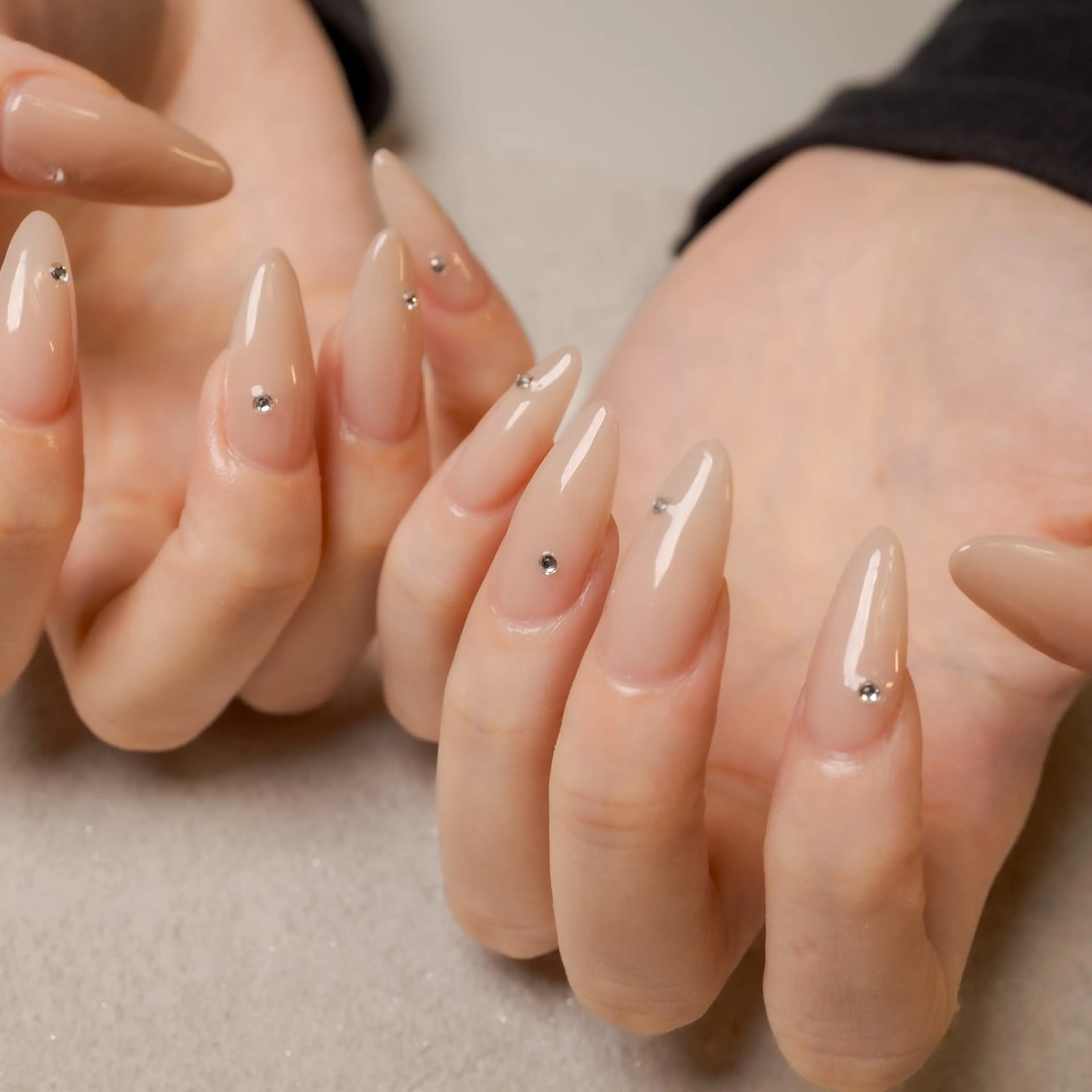 ネイル ストーンネイル ハンドネイル Nail Studio NEW MOON所属・NEWMOON maki_恵比寿のネイルデザイン