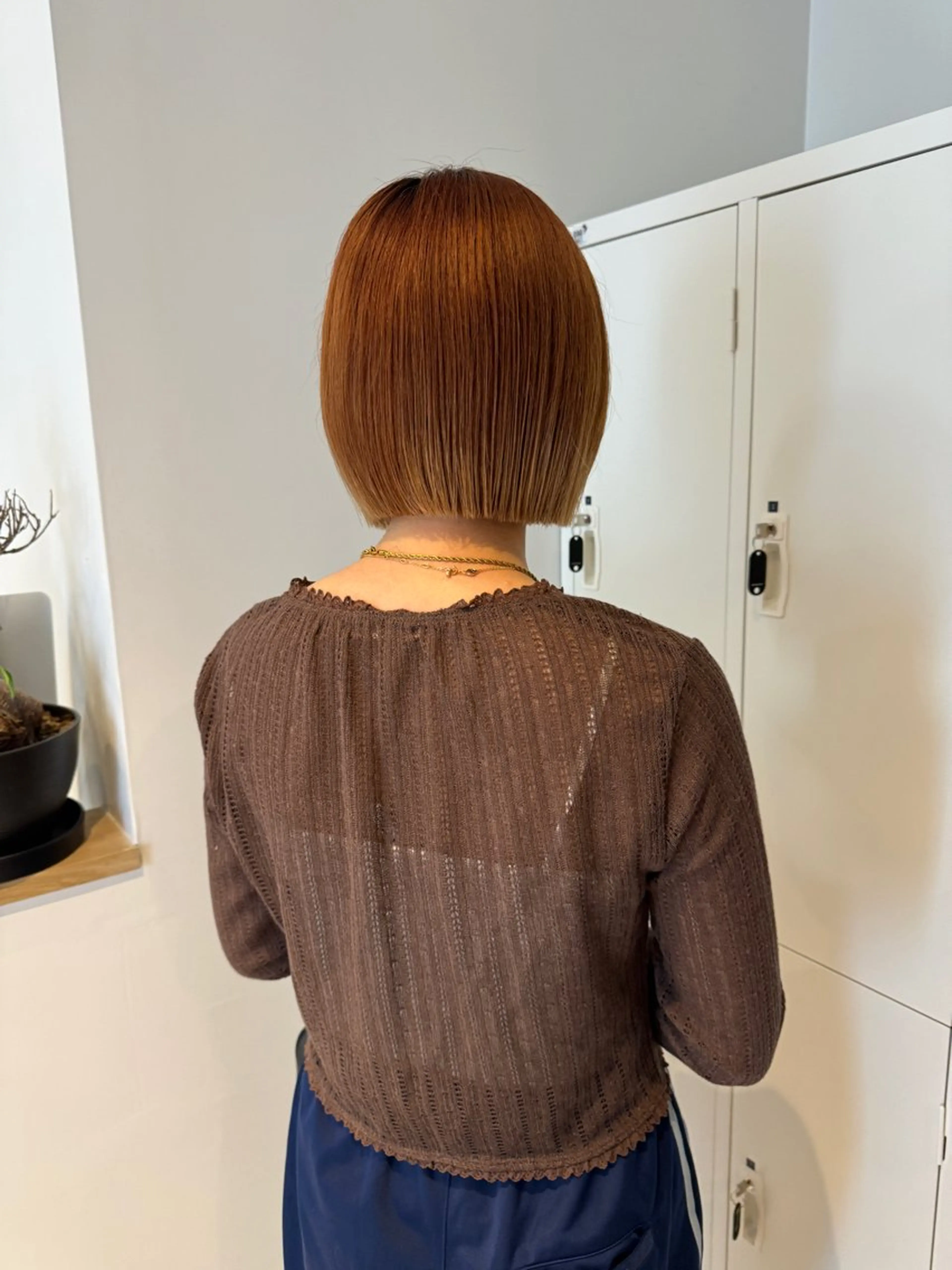 ショート カラー カット laff 新宿所属・切りっぱなしボブ レイヤー/縮毛矯正のヘアスタイル