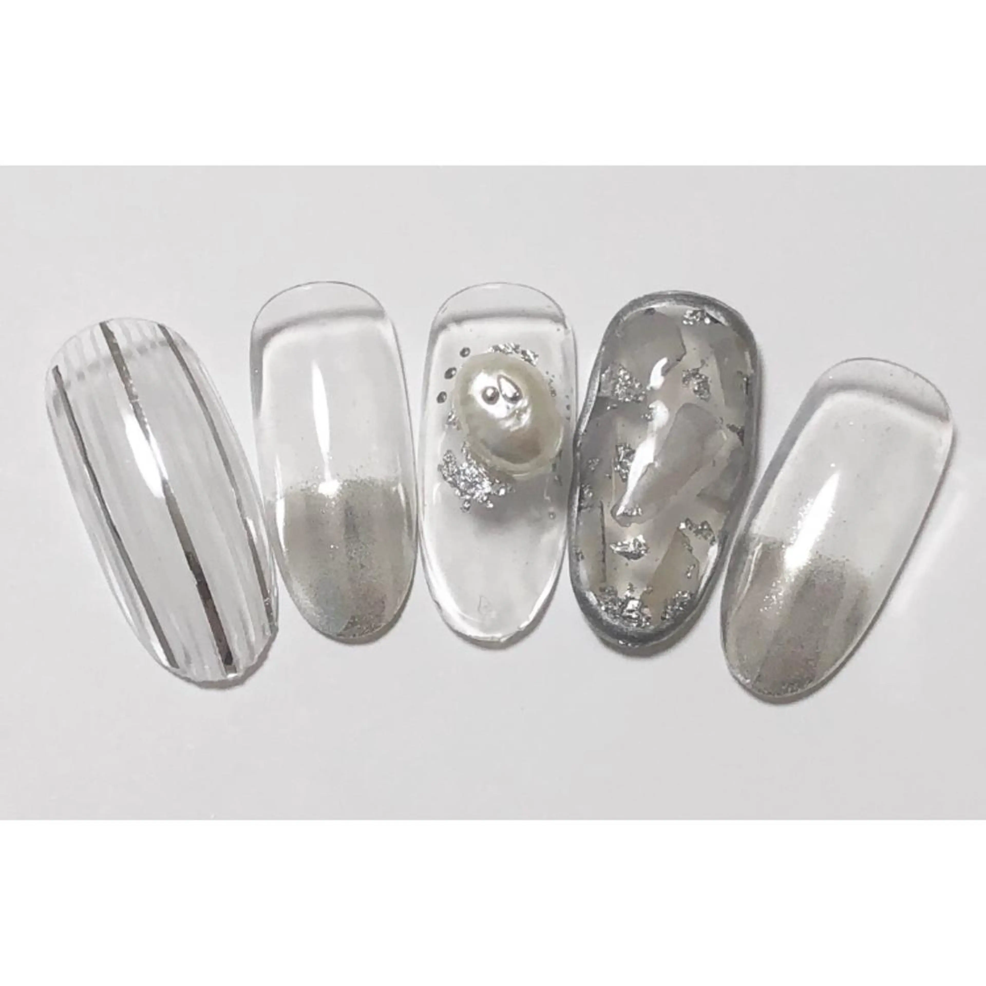 ミディアム ネイル Toujours nail所属・Toujours / nijinaのネイルデザイン