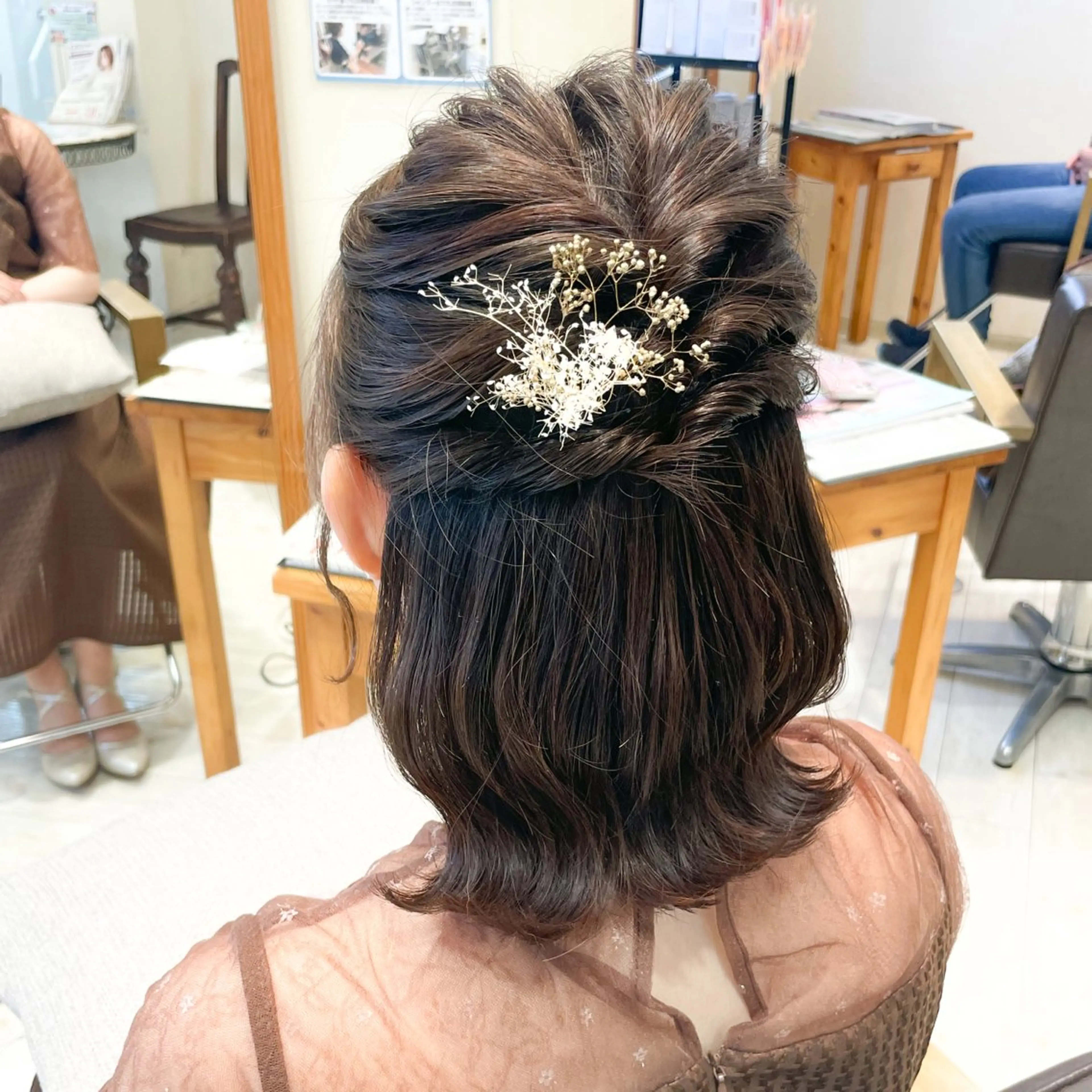 ミディアム ヘアアレンジ ハーフアップ 髪飾り ヘアセット アレンジ🎀ツヤ髪✨ 北野亜優実‪🌱‬のヘアスタイル