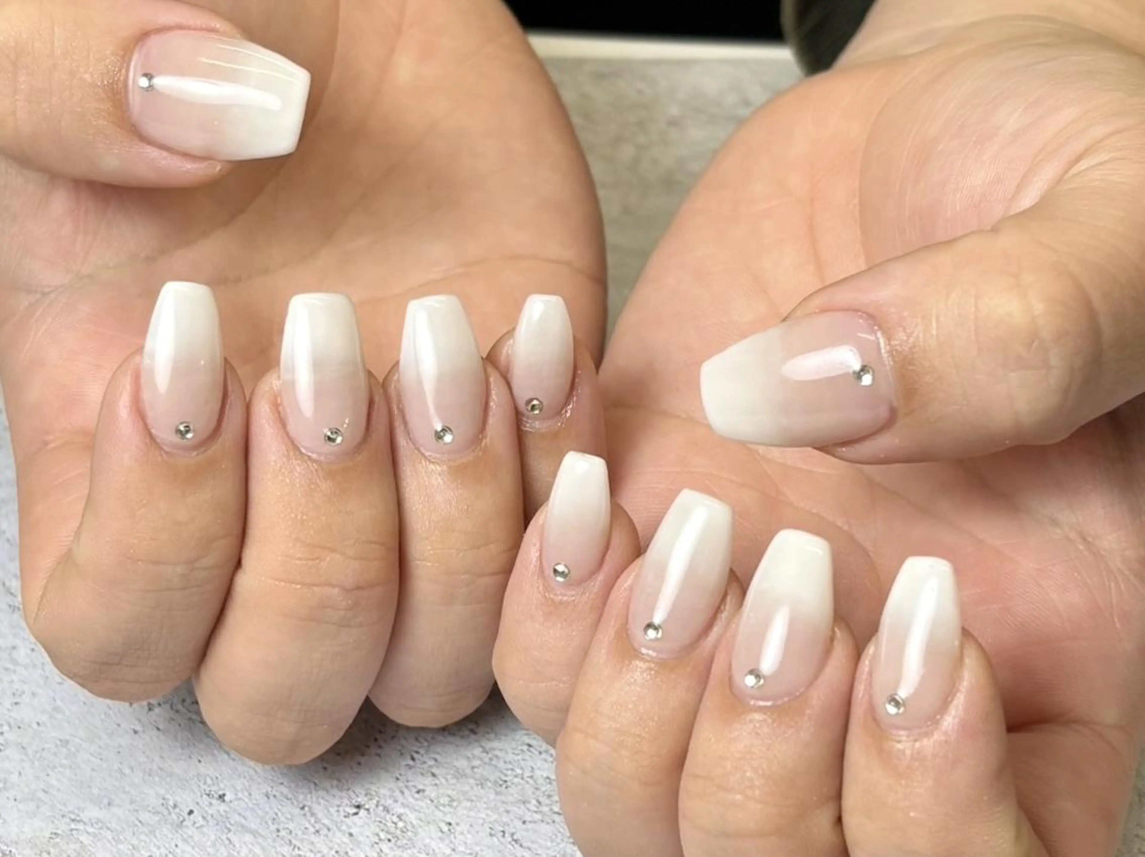 【アクリルスカルプ】ジェルオフ無料！人気のベイビーブーマーの写真