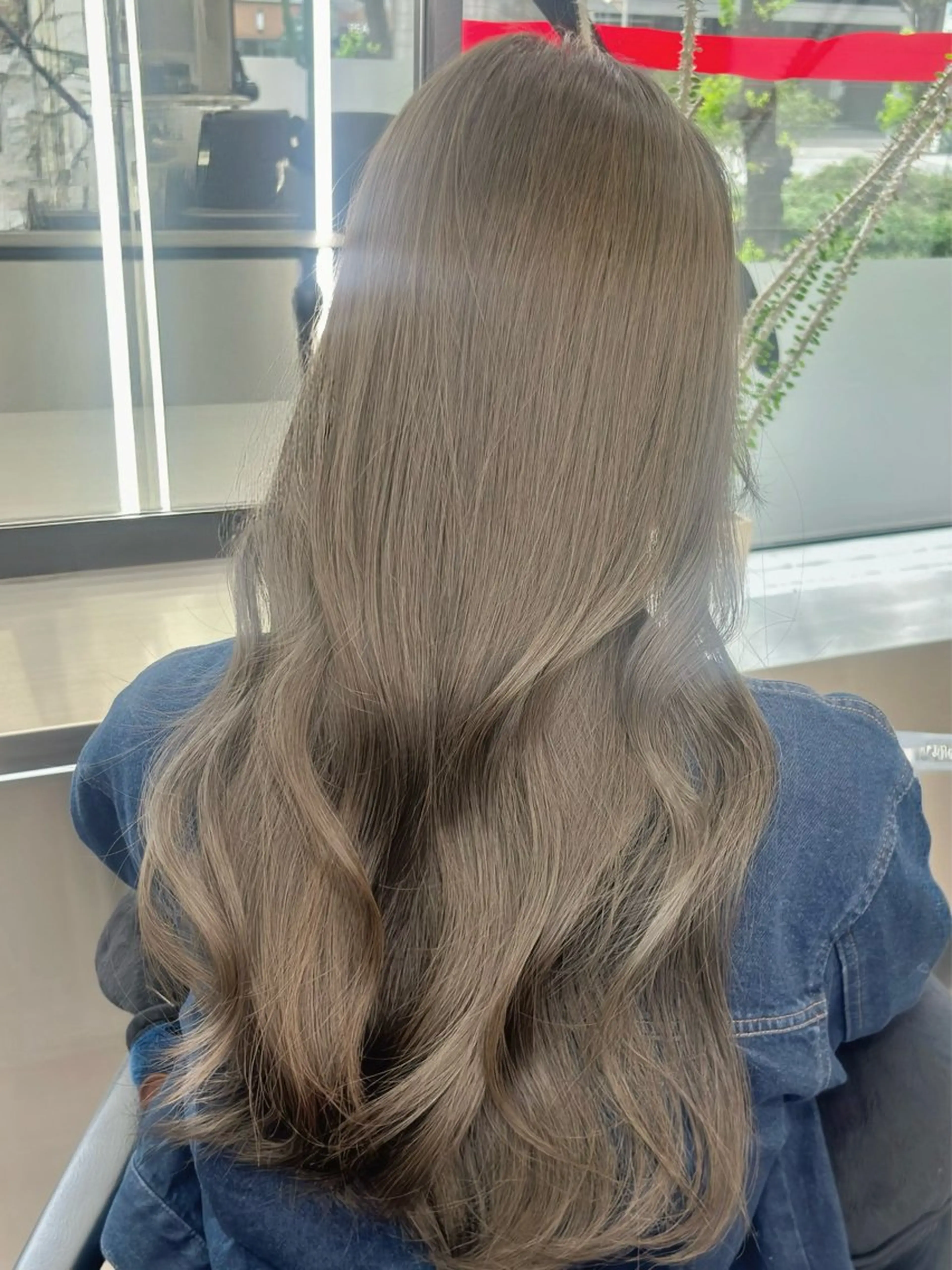 ロング カラー アディクシーカラー アッシュ アッシュブラック ベージュカラー 黒髪 カット ヘアカラー トリートメント Ardore 韓国風カラー大阪のヘアスタイル