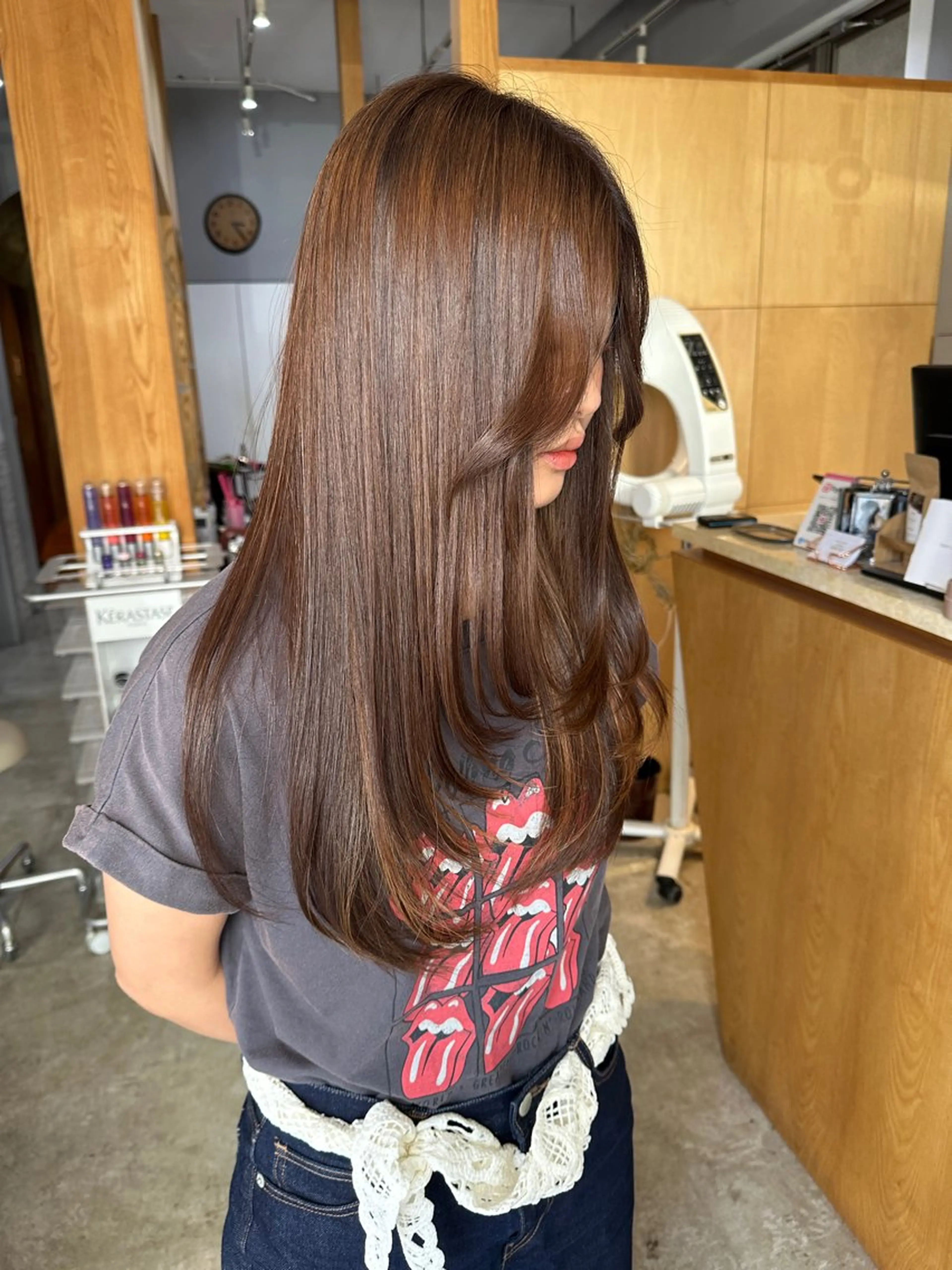 ミディアム miloc MOMOKAのヘアスタイル