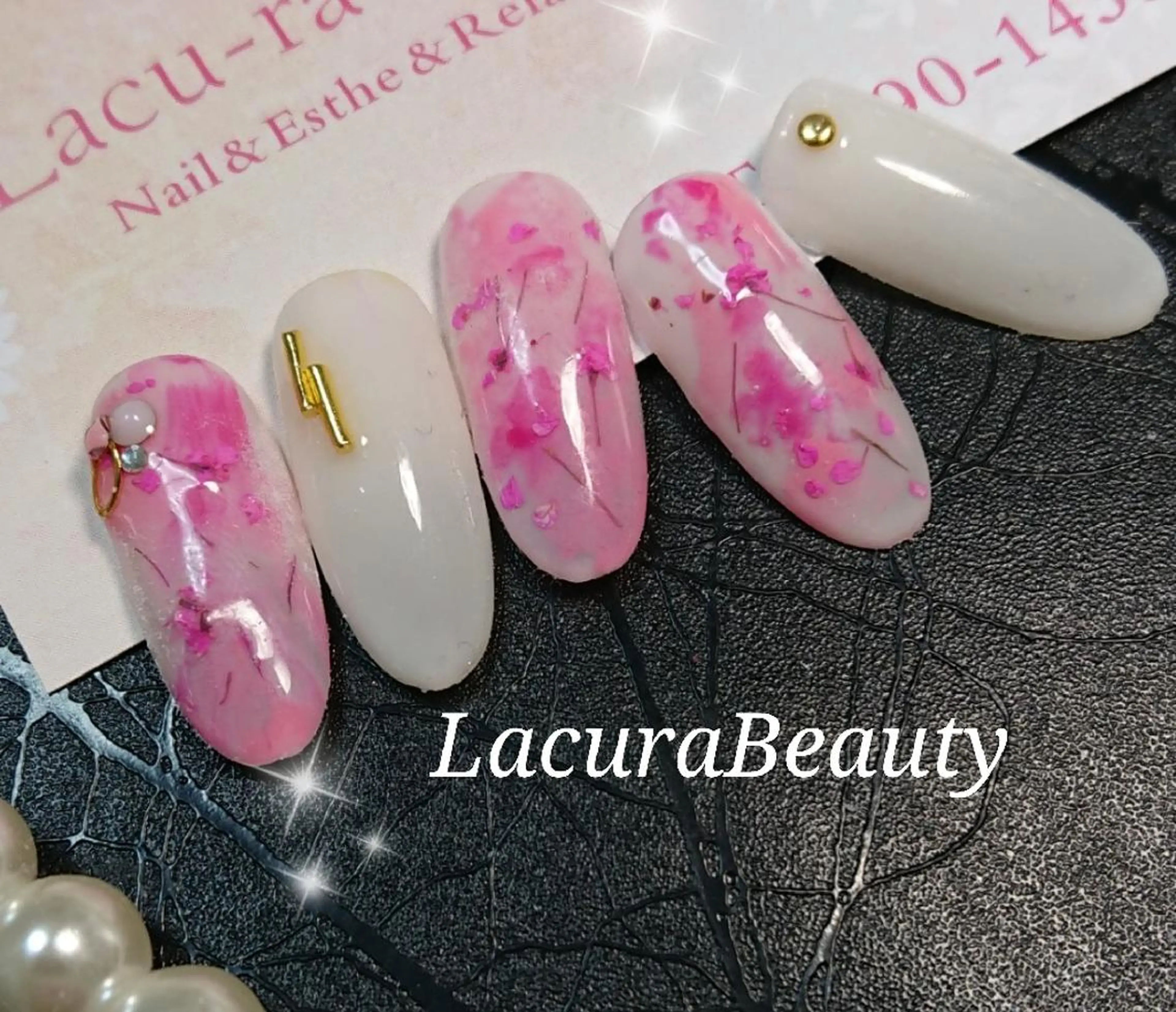 ネイル 春ネイル 小顔と腸の専門店 ラクーラビューティのエステ・リラクイメージ