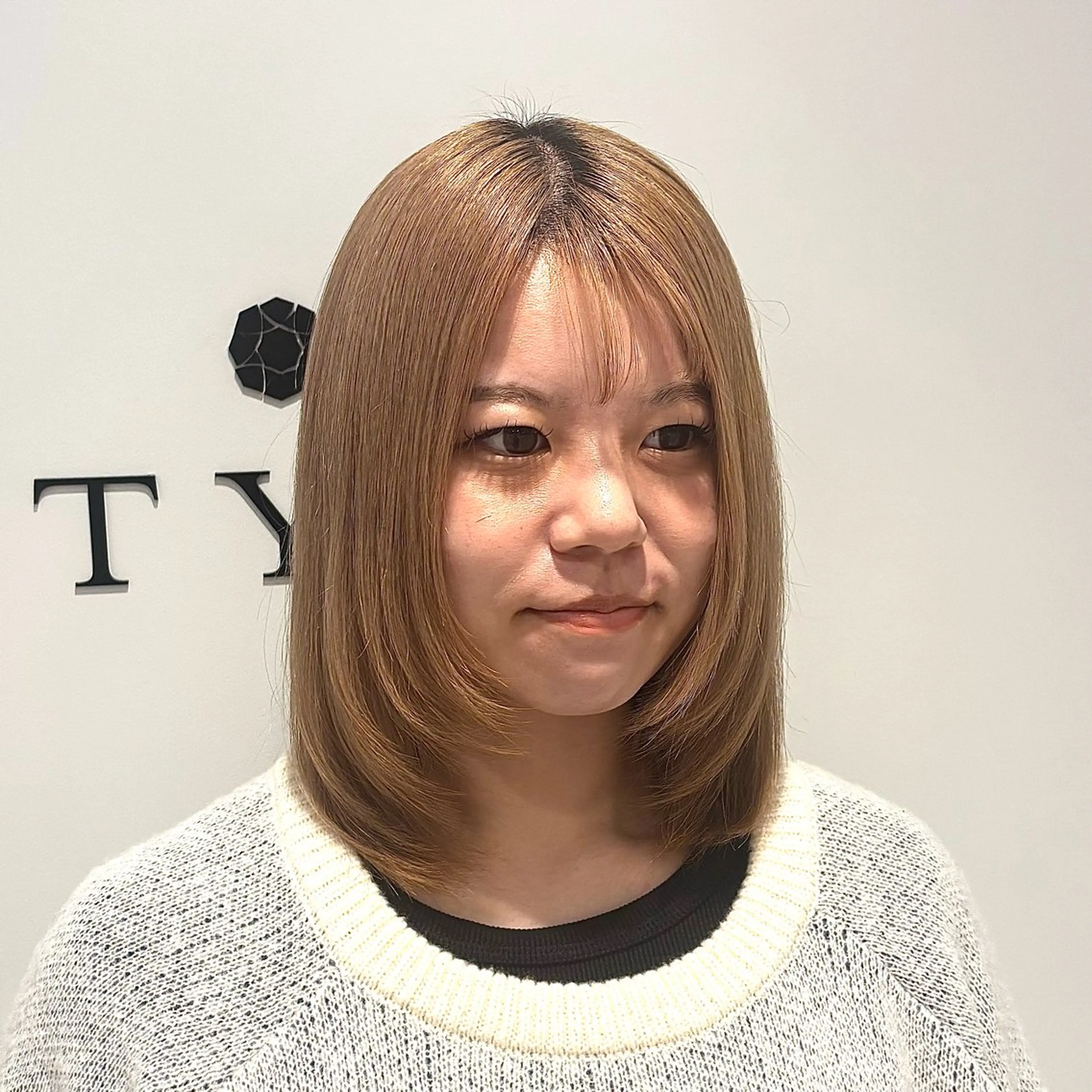 ミディアム 顔まわりレイヤー 顔周りカット レイヤーカット カット 艶カラー/アレンジ 💟すなおのヘアスタイル